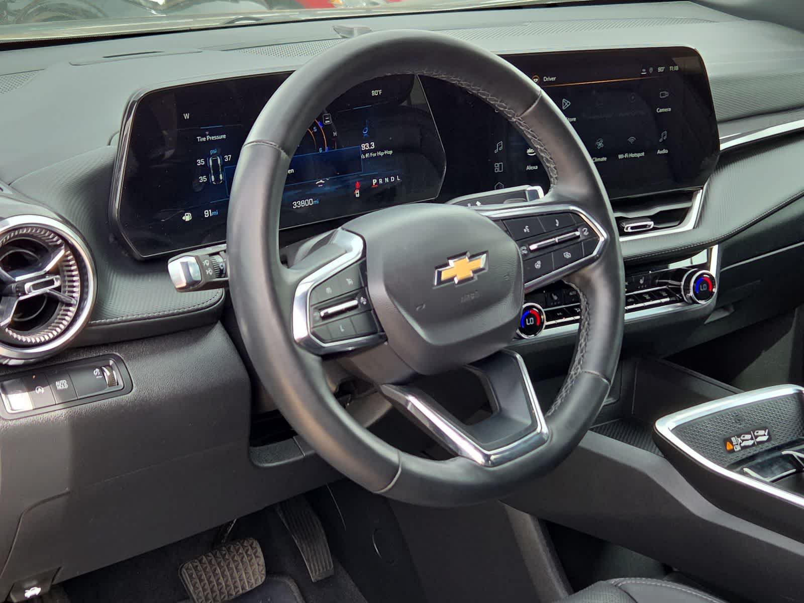used 2025 Chevrolet Equinox car, priced at $27,988