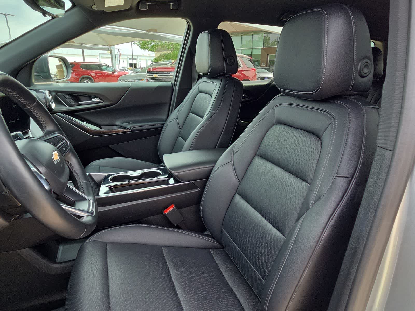 used 2025 Chevrolet Equinox car, priced at $27,988