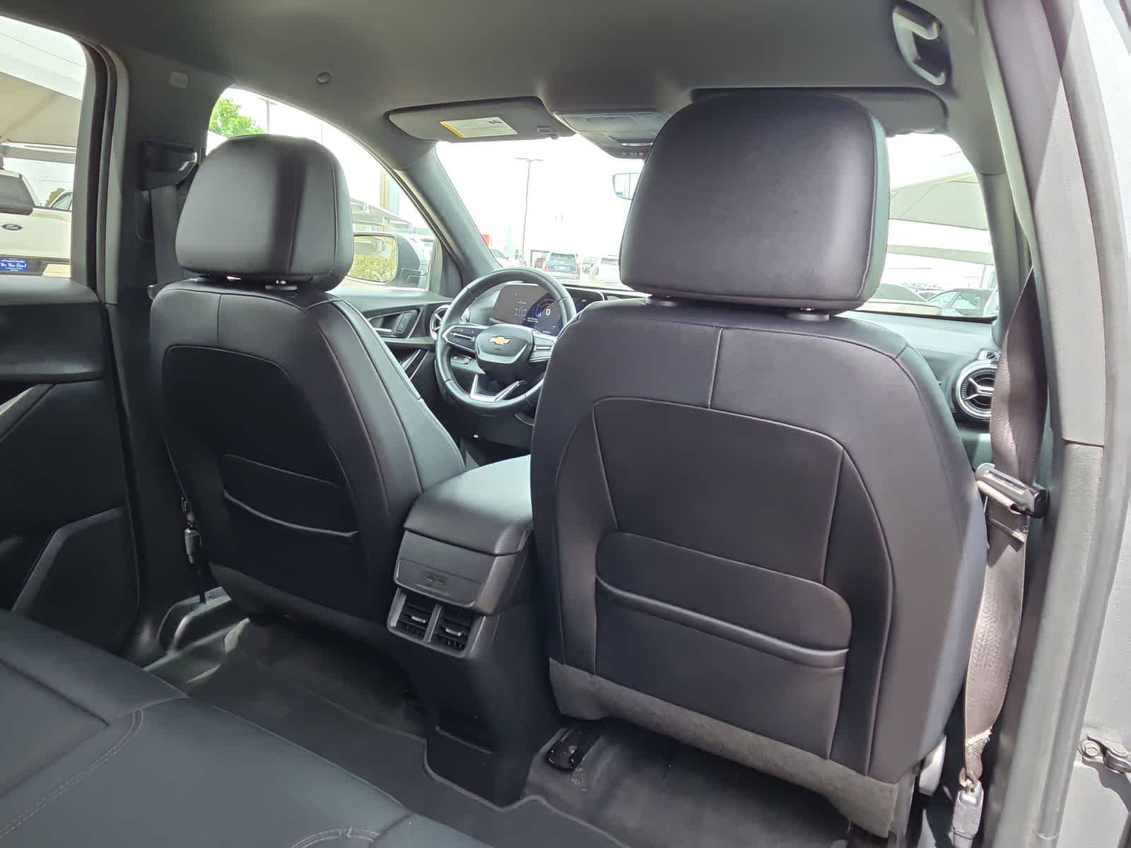 used 2025 Chevrolet Equinox car, priced at $27,988