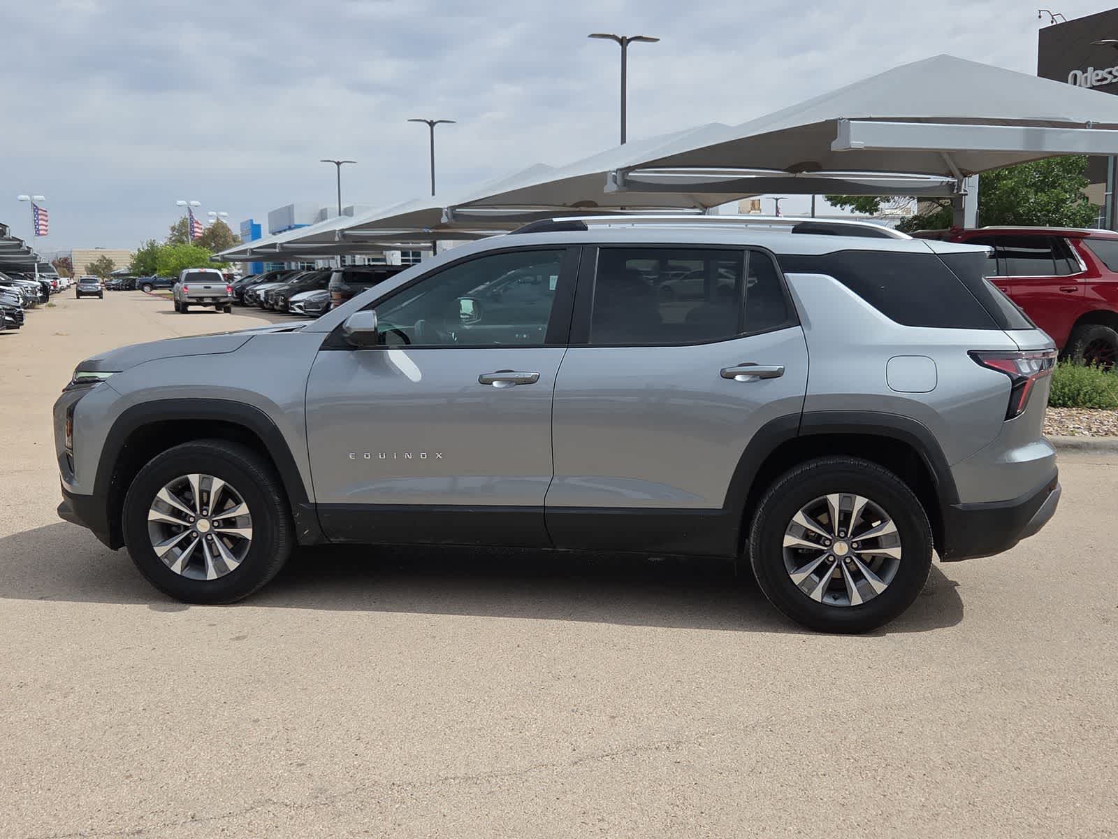 used 2025 Chevrolet Equinox car, priced at $27,988