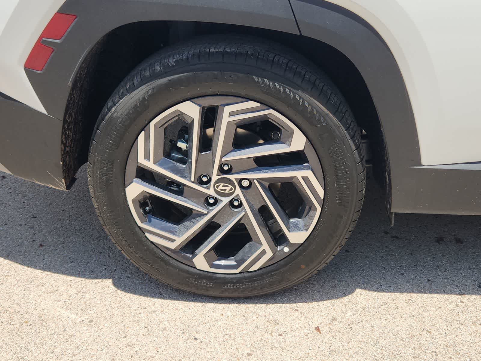 new 2025 Hyundai Tucson car, priced at $38,205