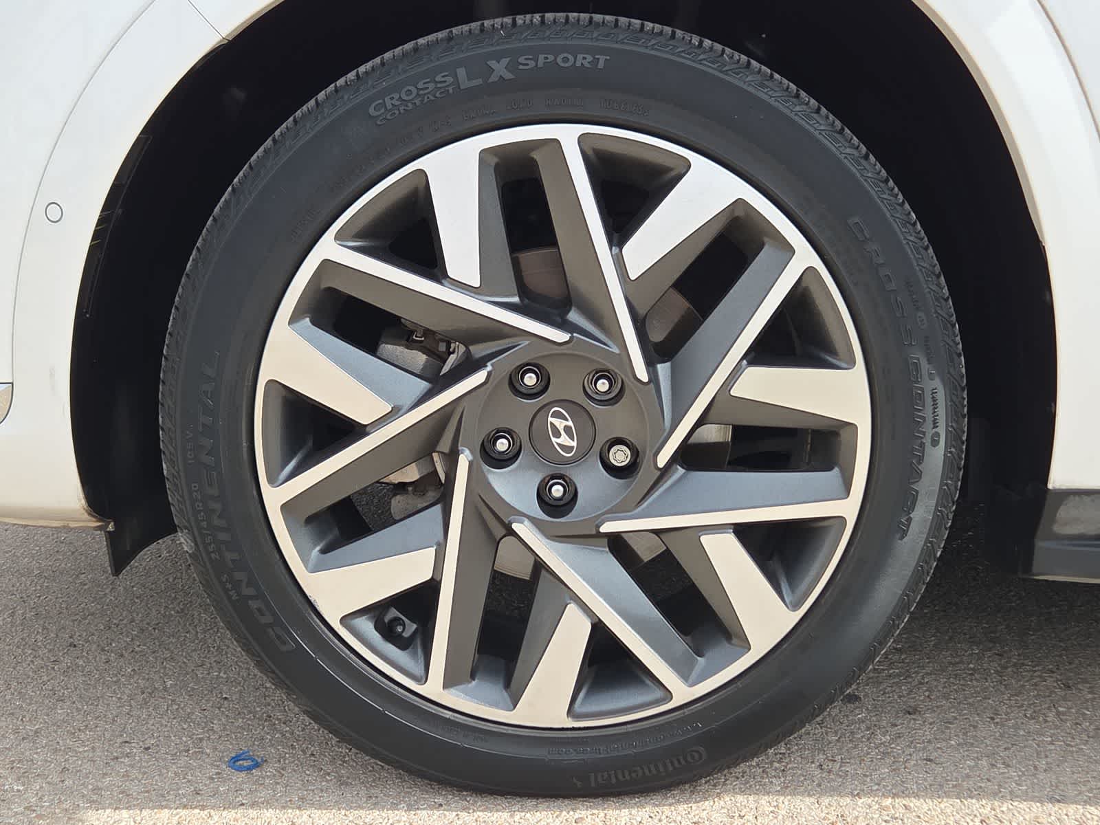 used 2023 Hyundai Santa Fe car, priced at $28,987