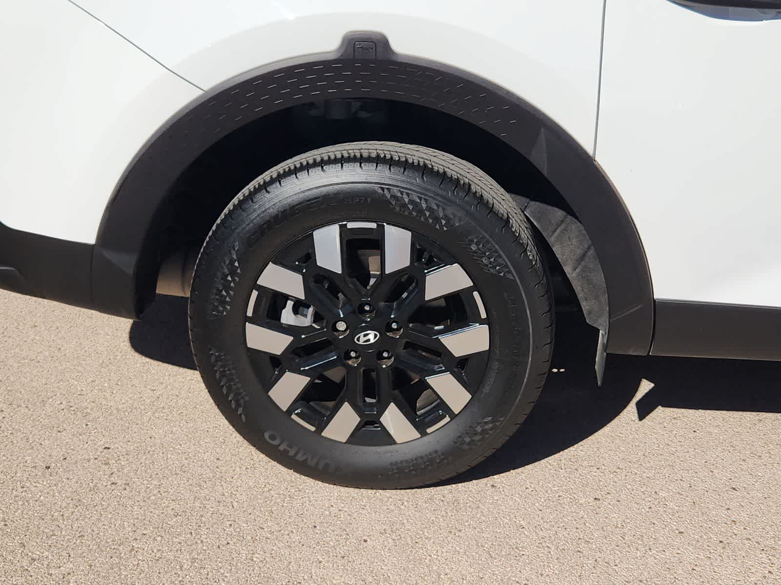 used 2025 Hyundai Santa Cruz car, priced at $22,986