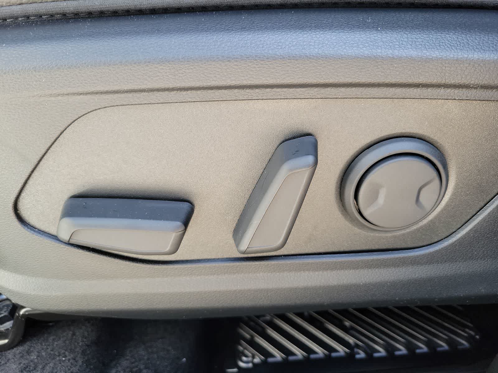 new 2025 Hyundai Santa Cruz car, priced at $42,395