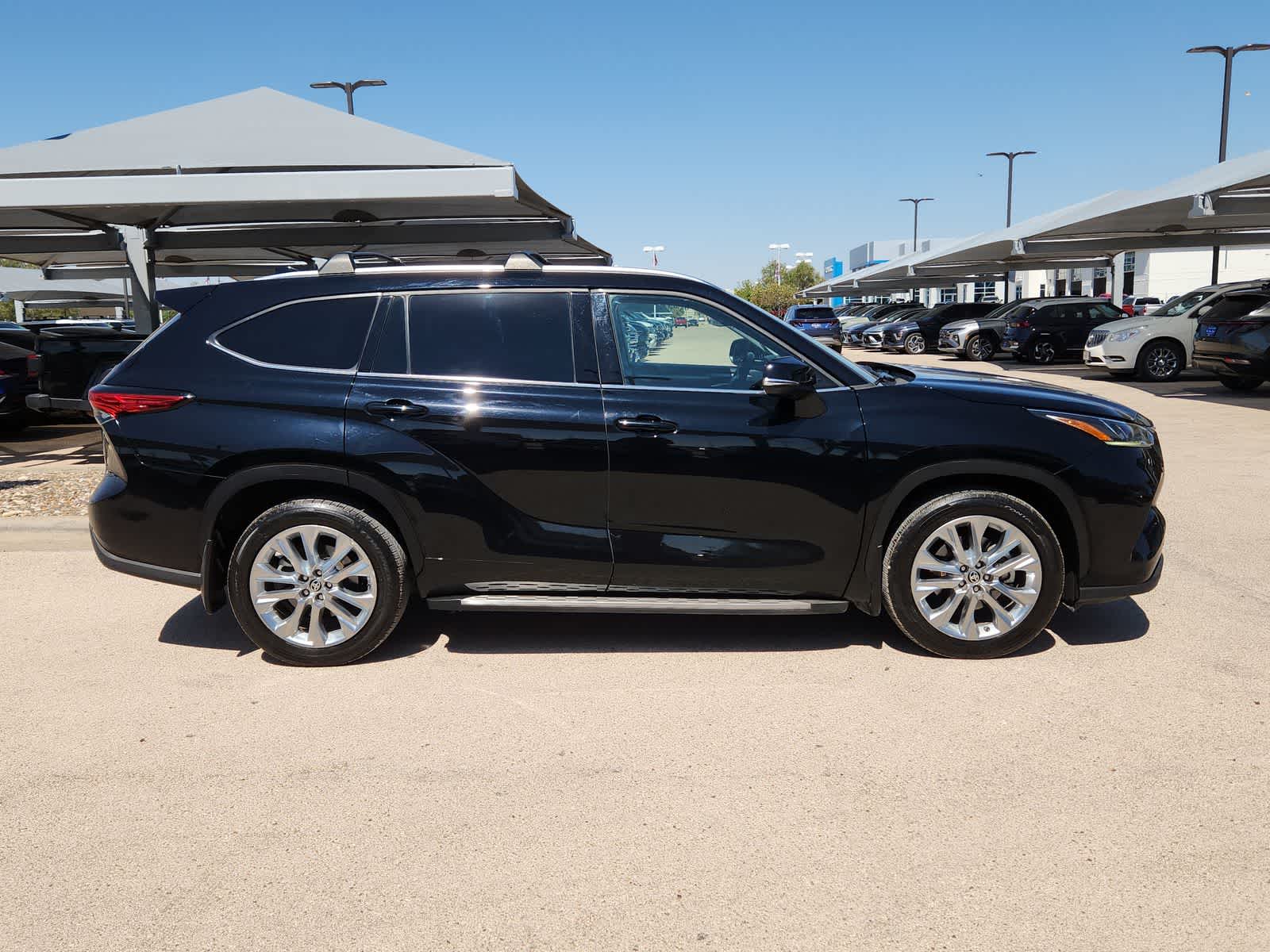 used 2022 Toyota Highlander car, priced at $28,986