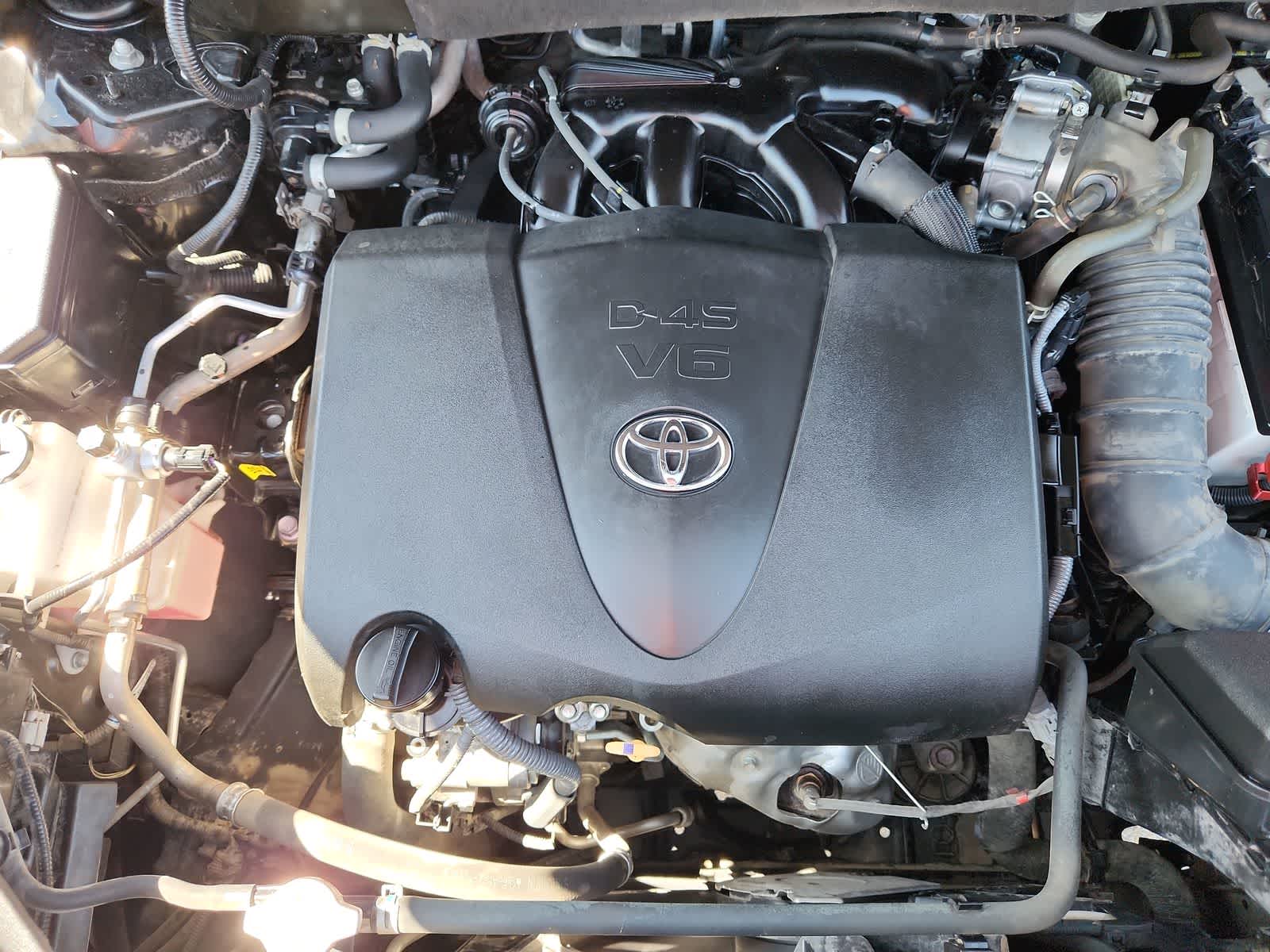 used 2022 Toyota Highlander car, priced at $28,986