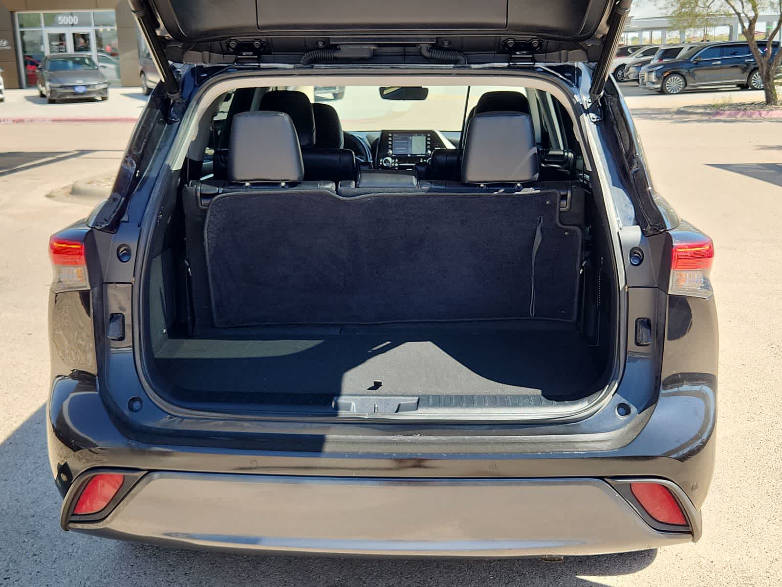 used 2022 Toyota Highlander car, priced at $28,986