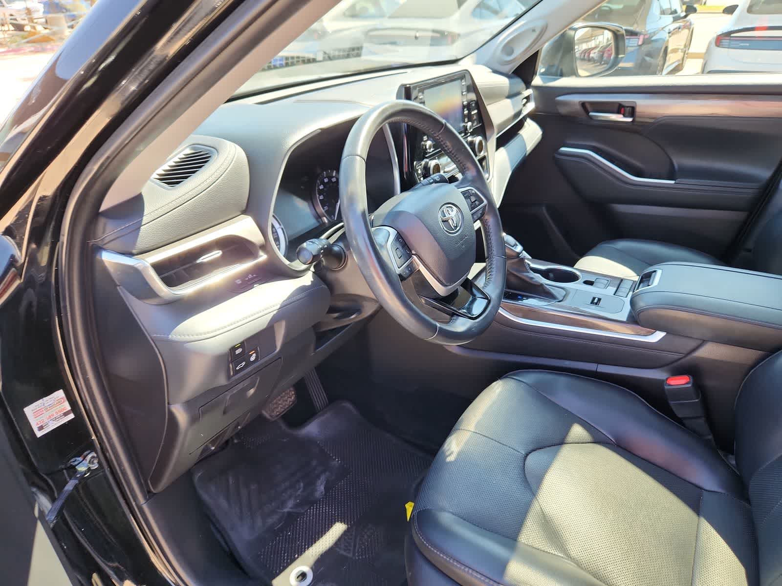 used 2022 Toyota Highlander car, priced at $28,986