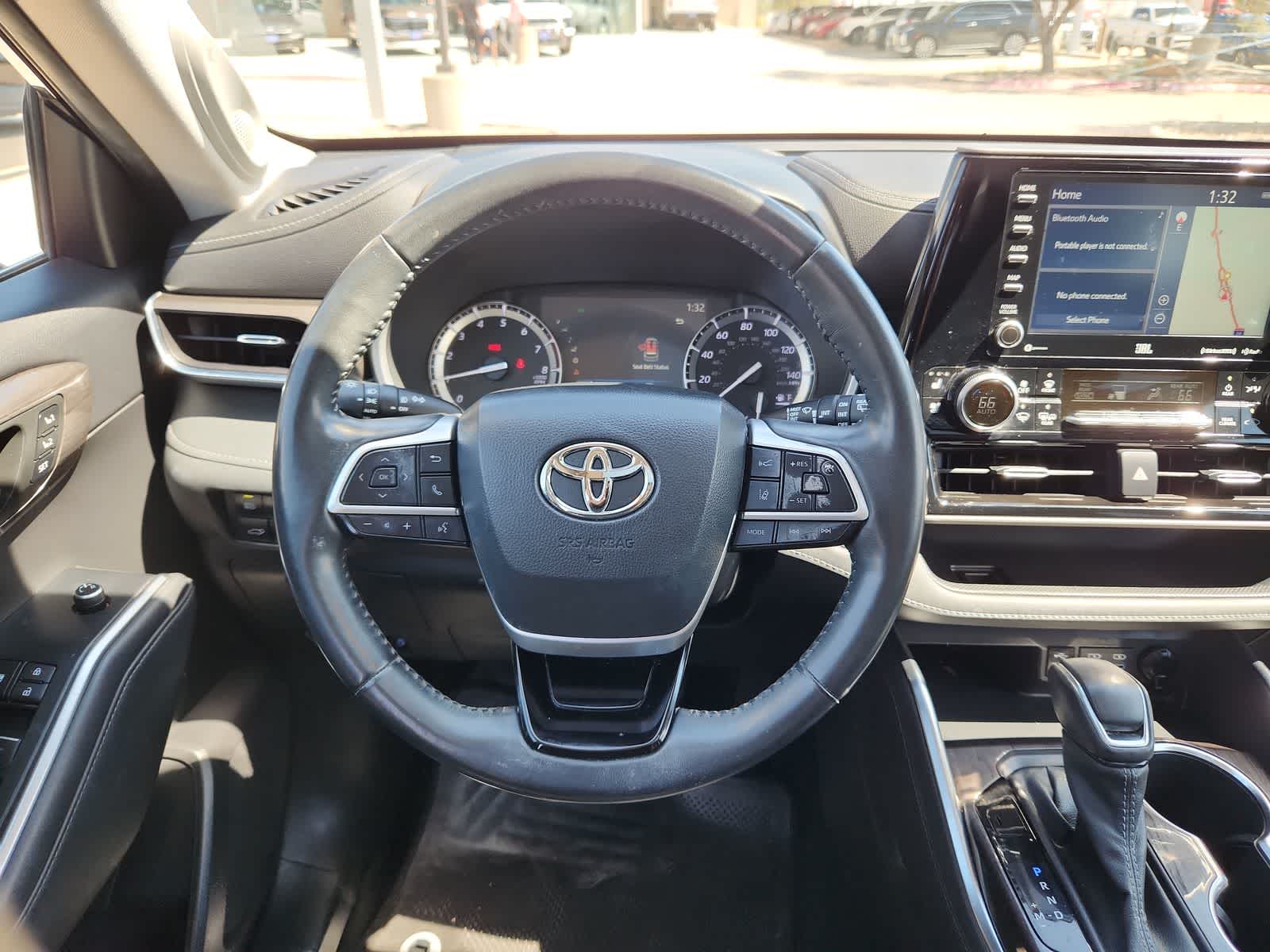 used 2022 Toyota Highlander car, priced at $28,986