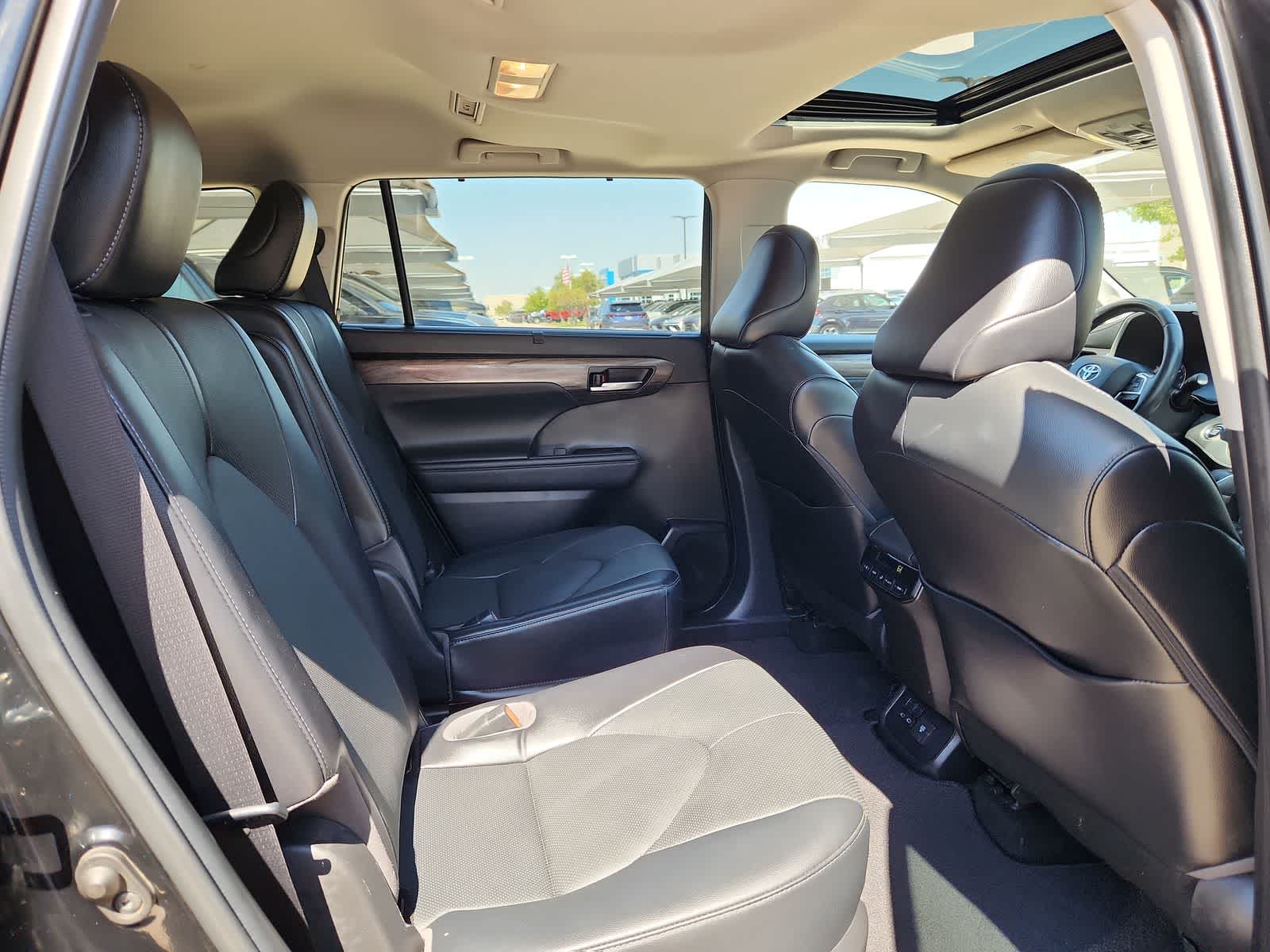 used 2022 Toyota Highlander car, priced at $28,986