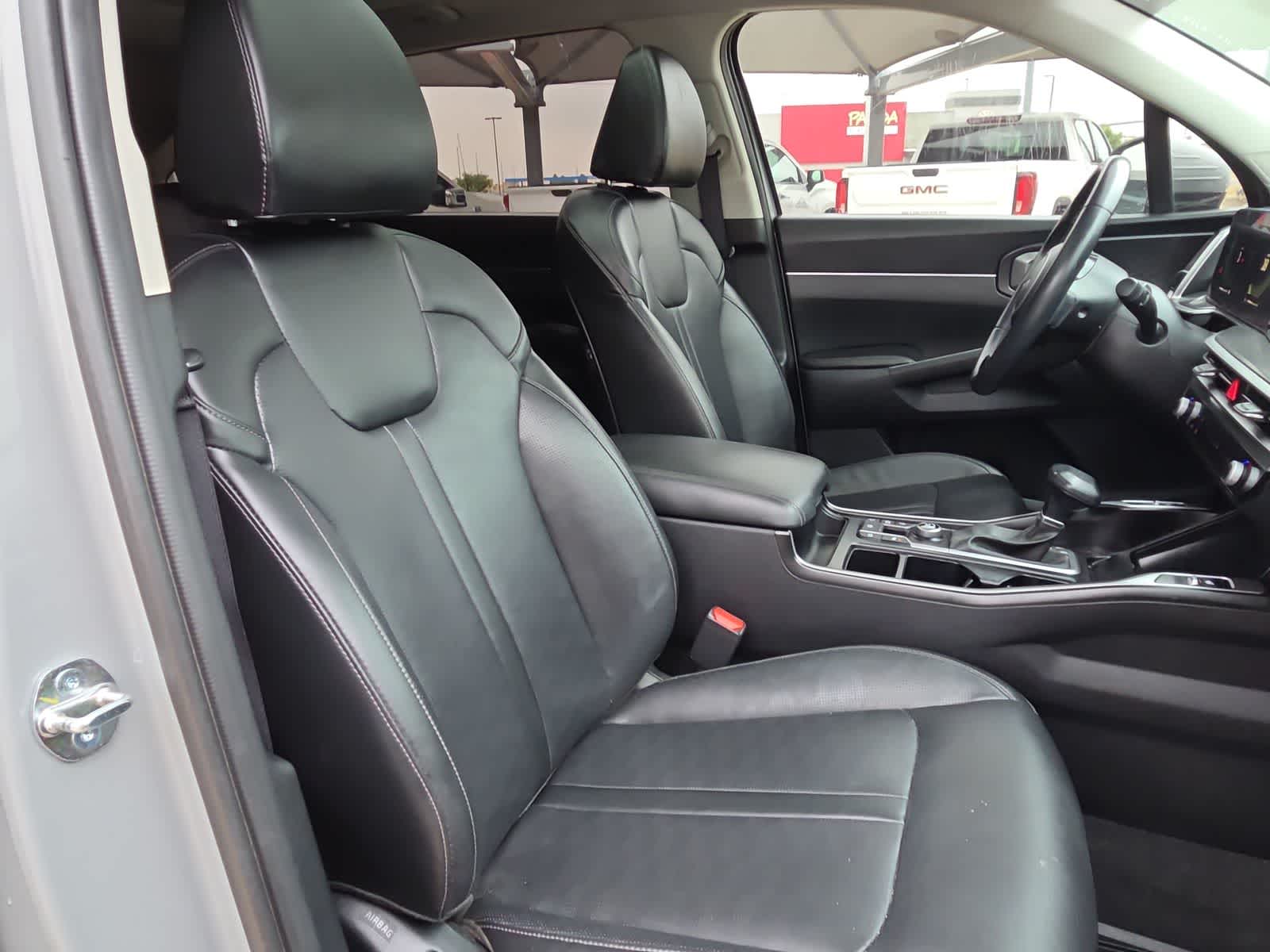 used 2024 Kia Sorento car, priced at $27,724