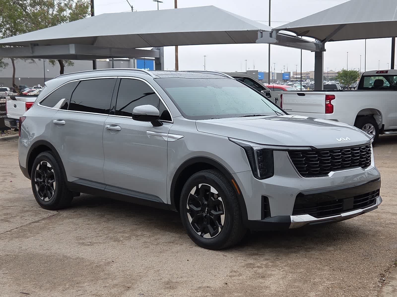 used 2024 Kia Sorento car, priced at $27,724
