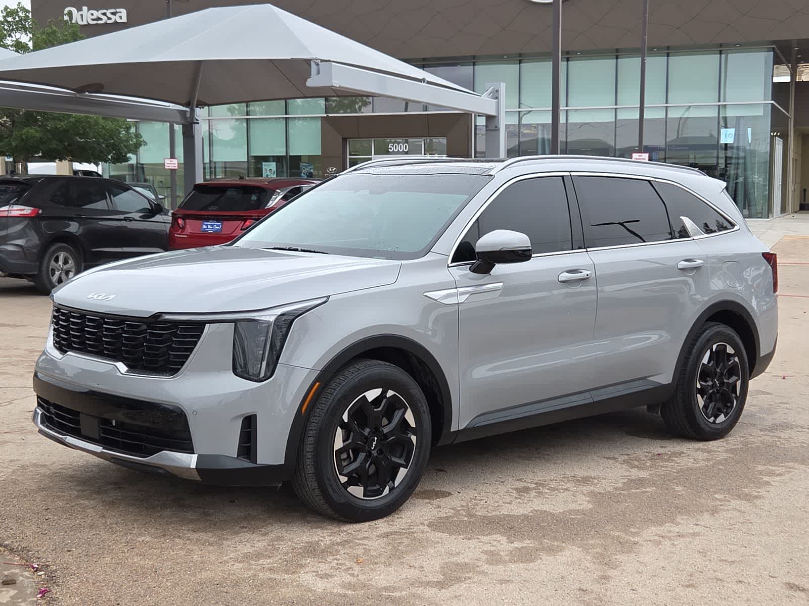 used 2024 Kia Sorento car, priced at $27,724