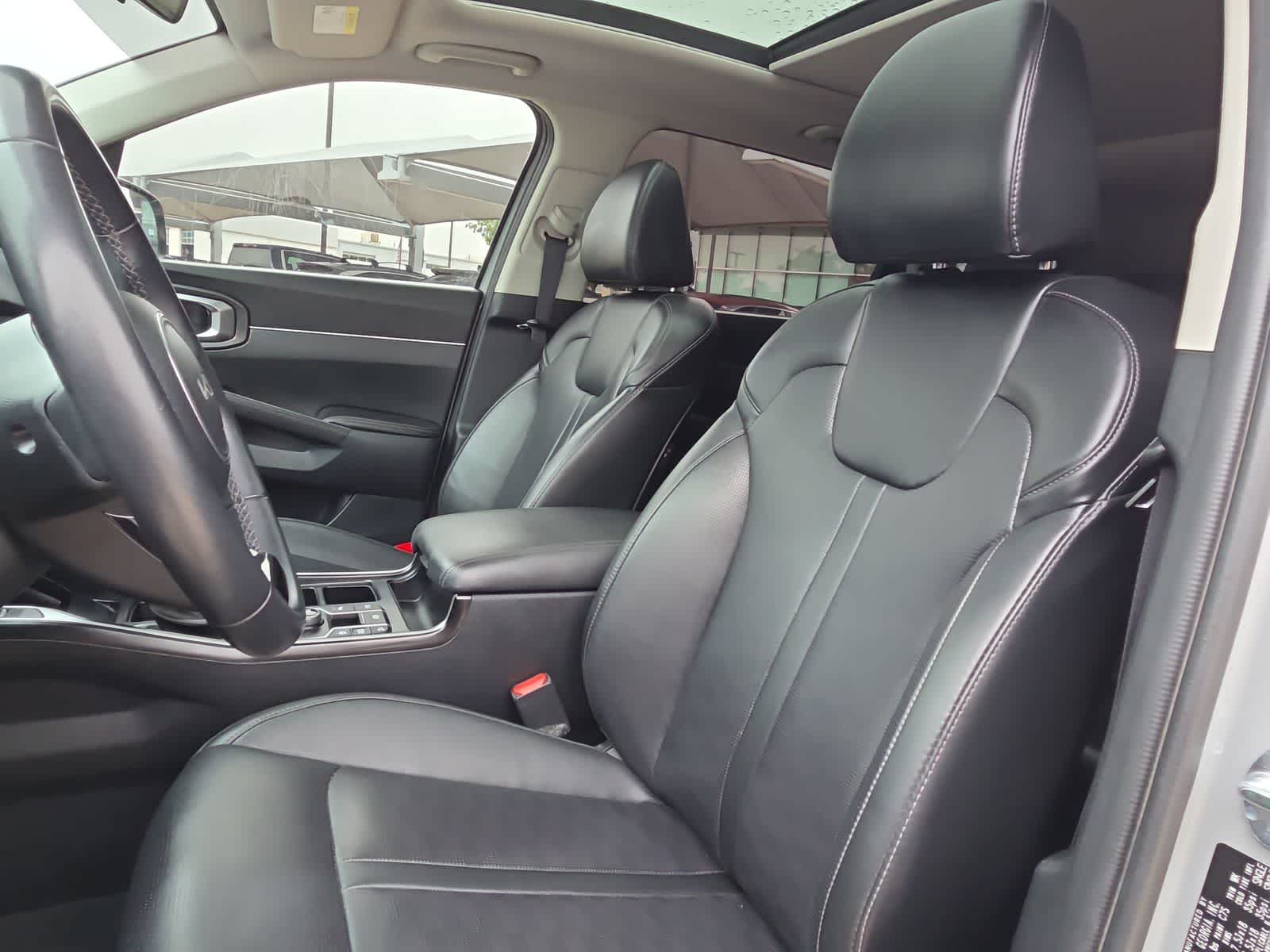 used 2024 Kia Sorento car, priced at $27,724