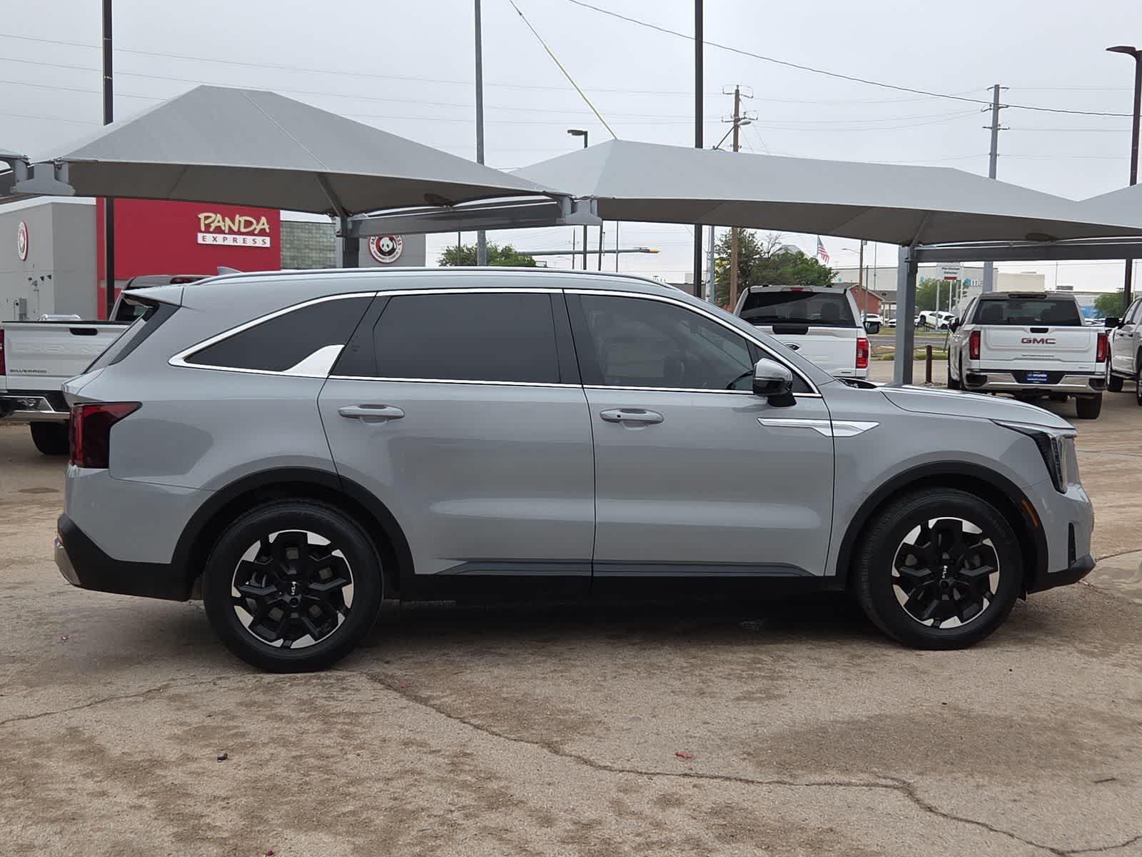 used 2024 Kia Sorento car, priced at $27,724