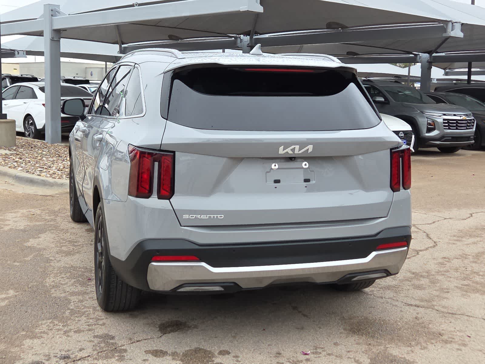 used 2024 Kia Sorento car, priced at $27,724