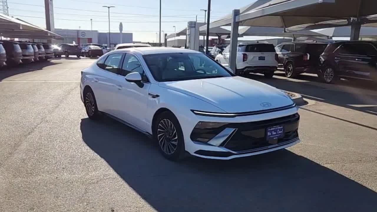 new 2025 Hyundai Sonata Hybrid car, priced at $31,455