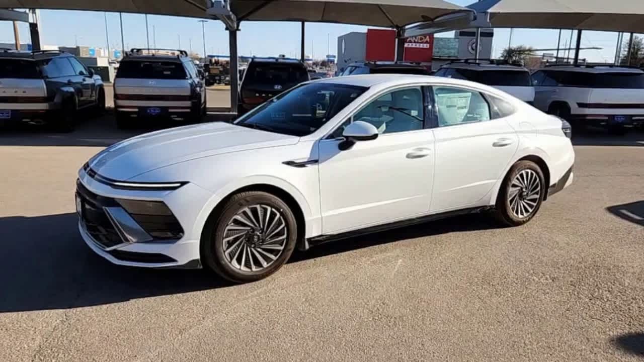 new 2025 Hyundai Sonata Hybrid car, priced at $31,455