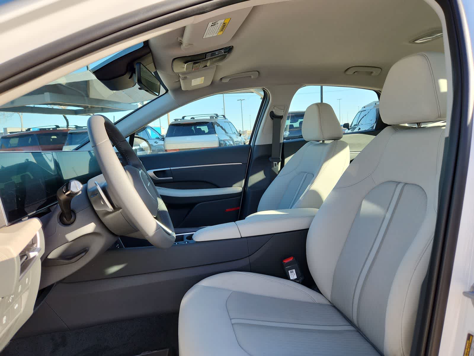 new 2025 Hyundai Sonata Hybrid car, priced at $31,455