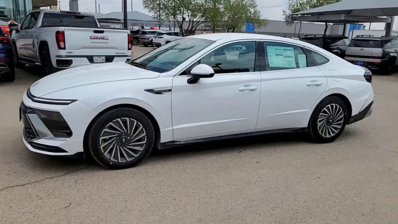 new 2025 Hyundai Sonata Hybrid car, priced at $31,663