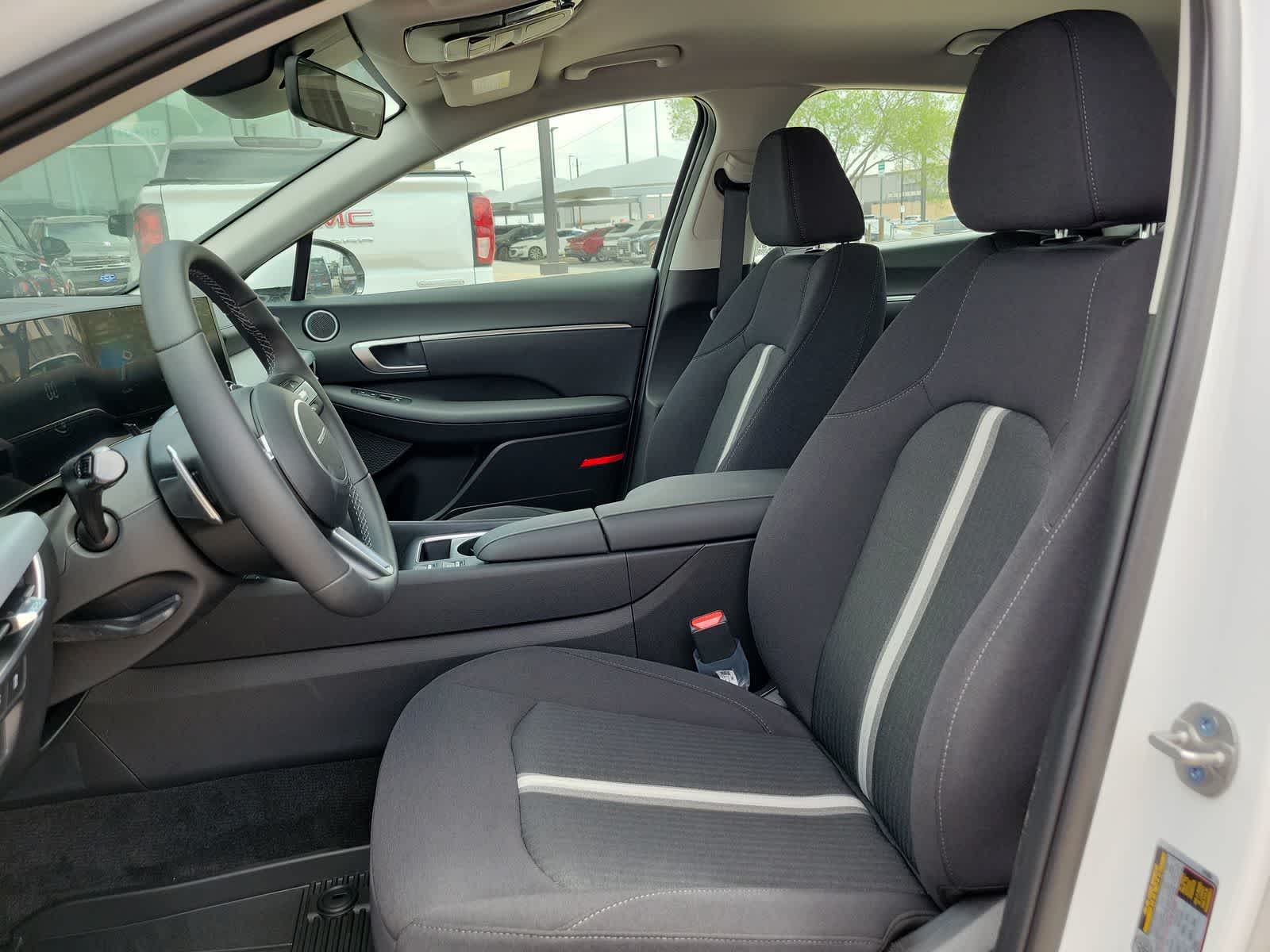 new 2025 Hyundai Sonata Hybrid car, priced at $31,663