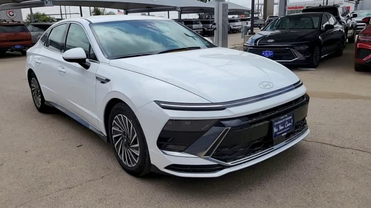 new 2025 Hyundai Sonata Hybrid car, priced at $31,663