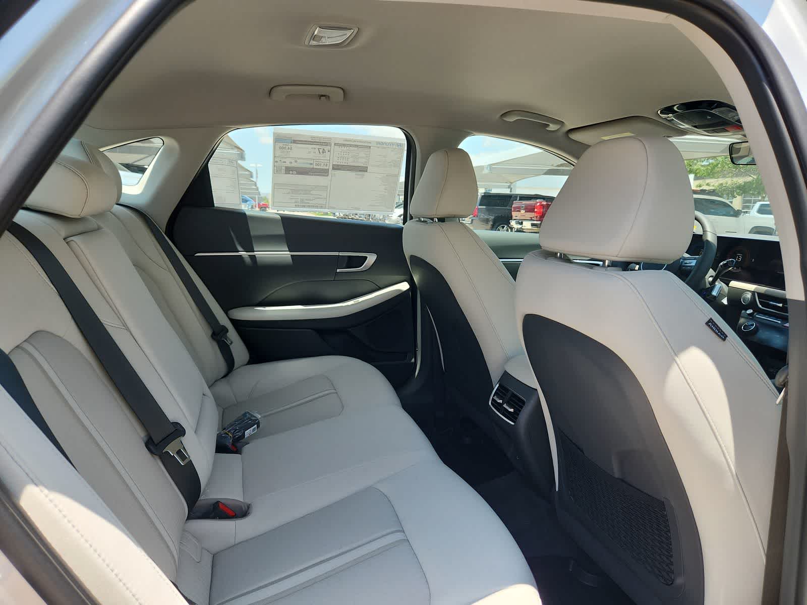 new 2025 Hyundai Sonata Hybrid car, priced at $31,080