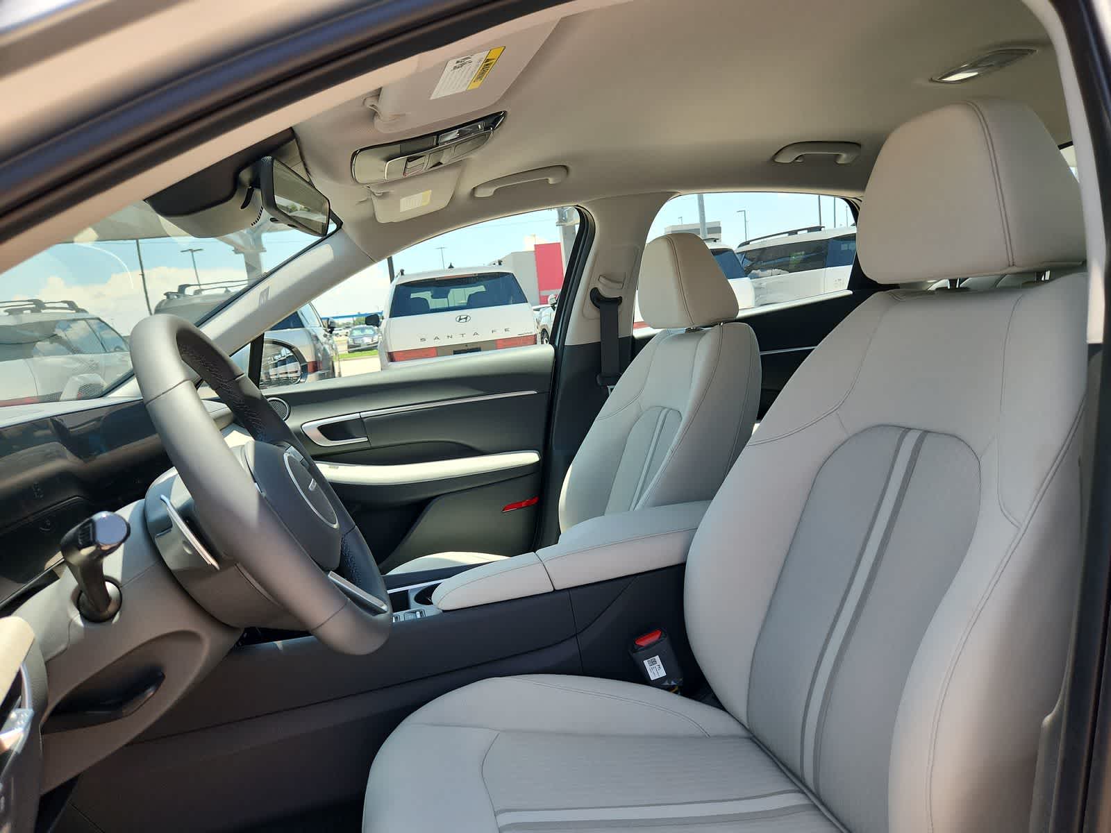 new 2025 Hyundai Sonata Hybrid car, priced at $31,080