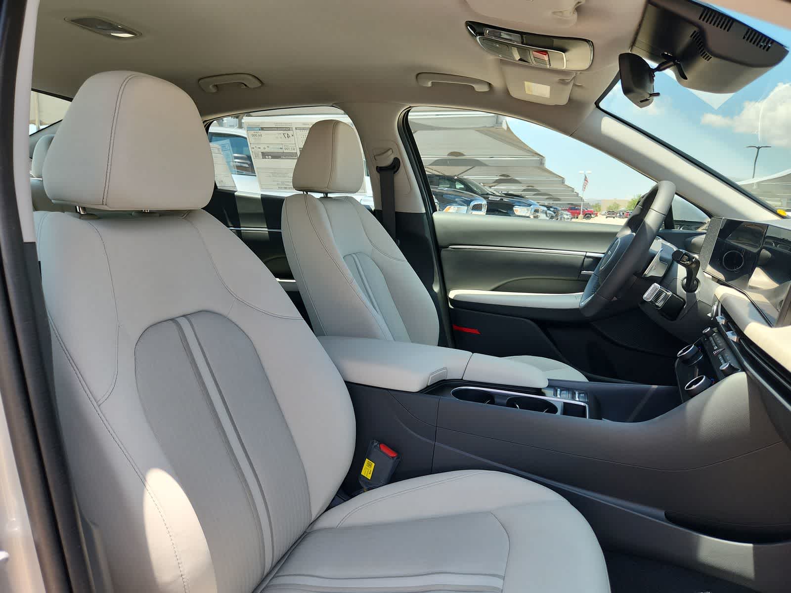 new 2025 Hyundai Sonata Hybrid car, priced at $31,080