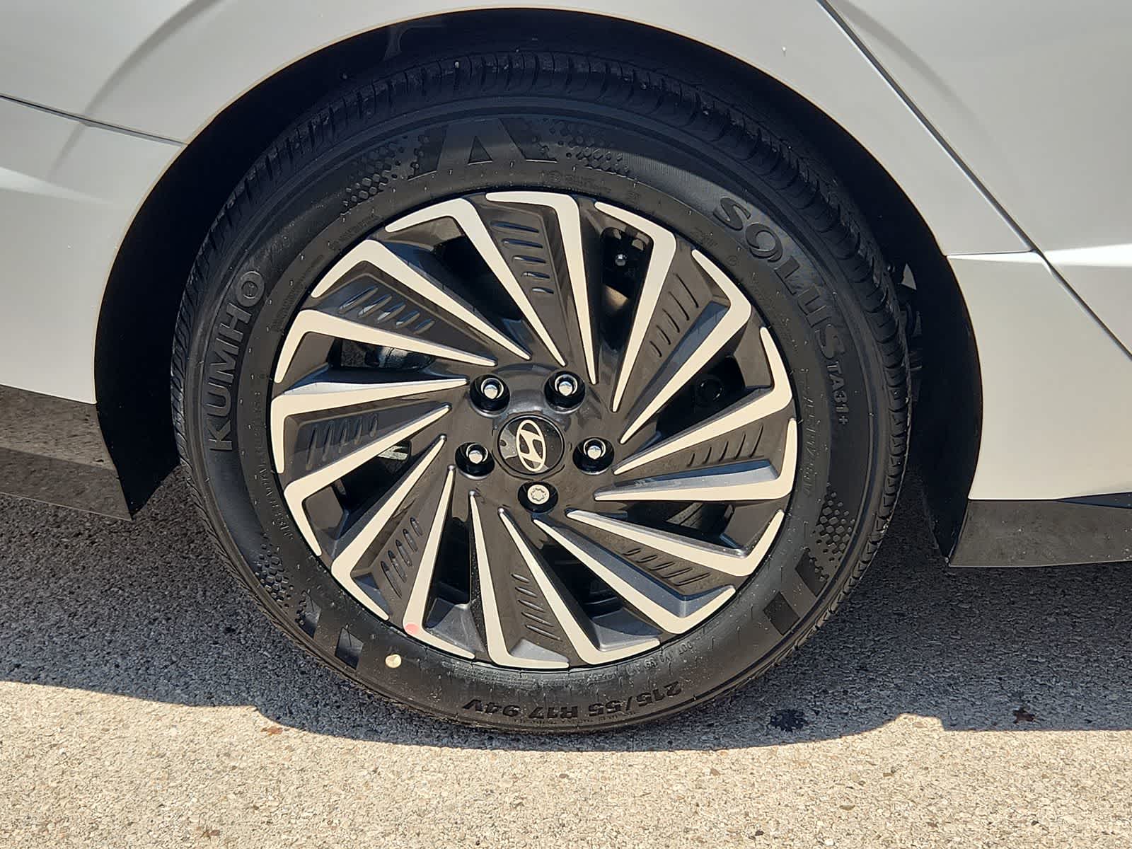 new 2025 Hyundai Sonata Hybrid car, priced at $38,148