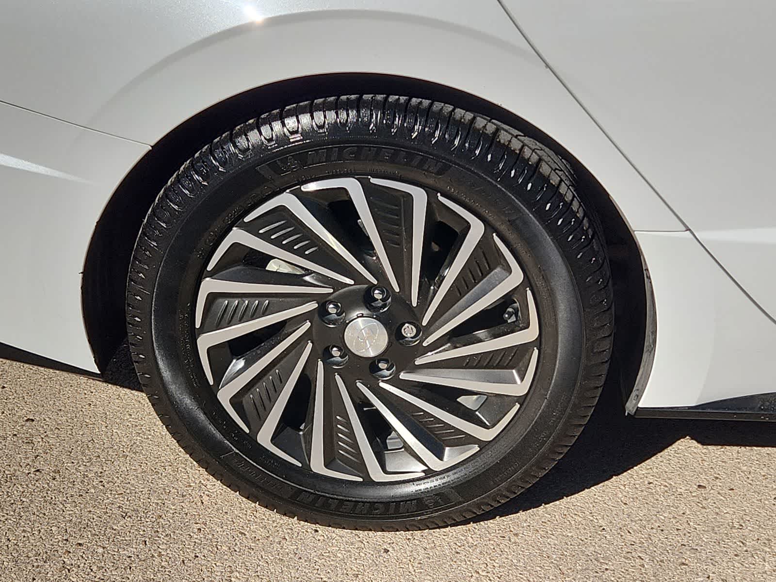 used 2022 Hyundai Sonata Hybrid car, priced at $17,987