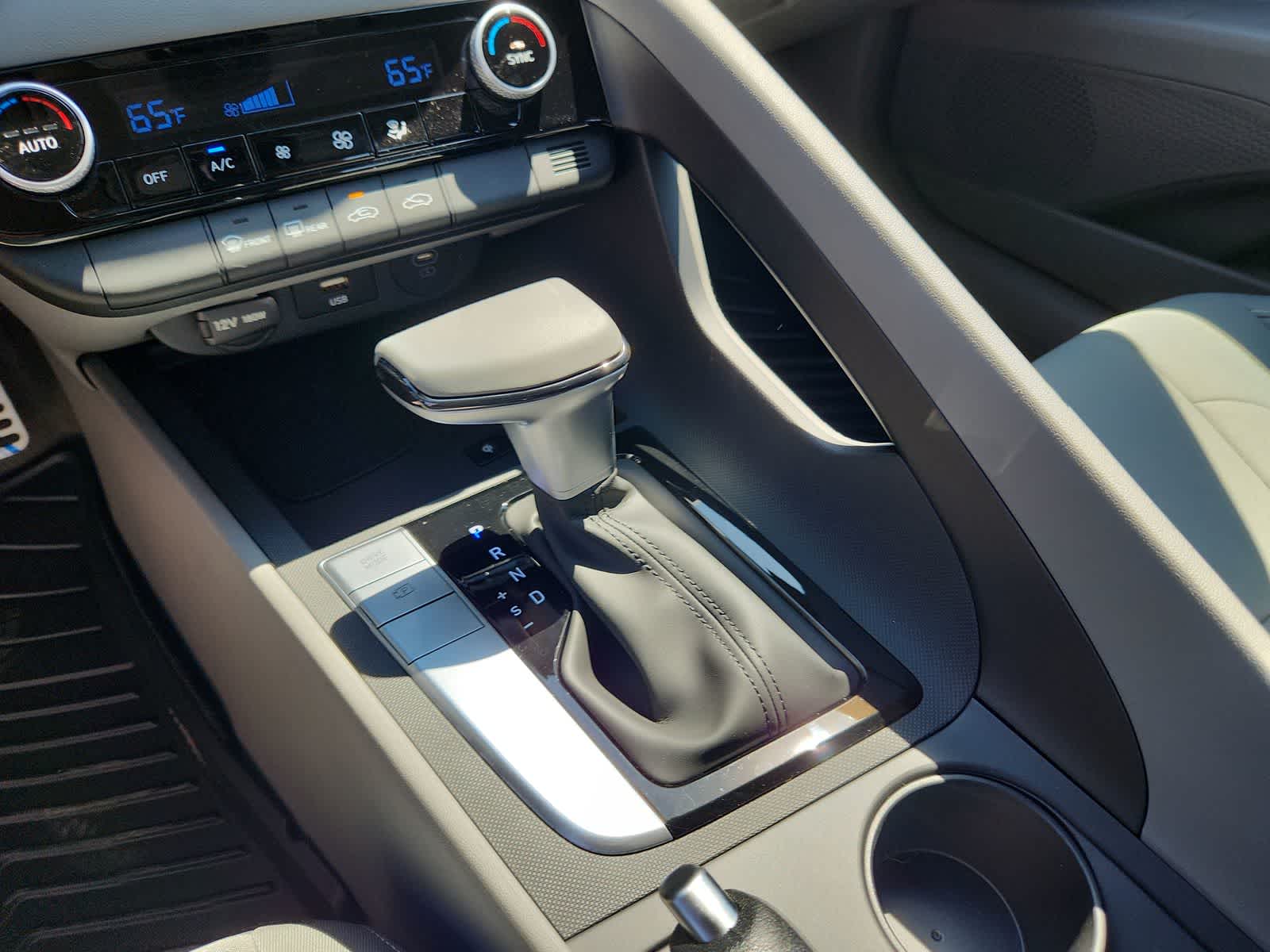 new 2025 Hyundai Elantra car, priced at $25,125