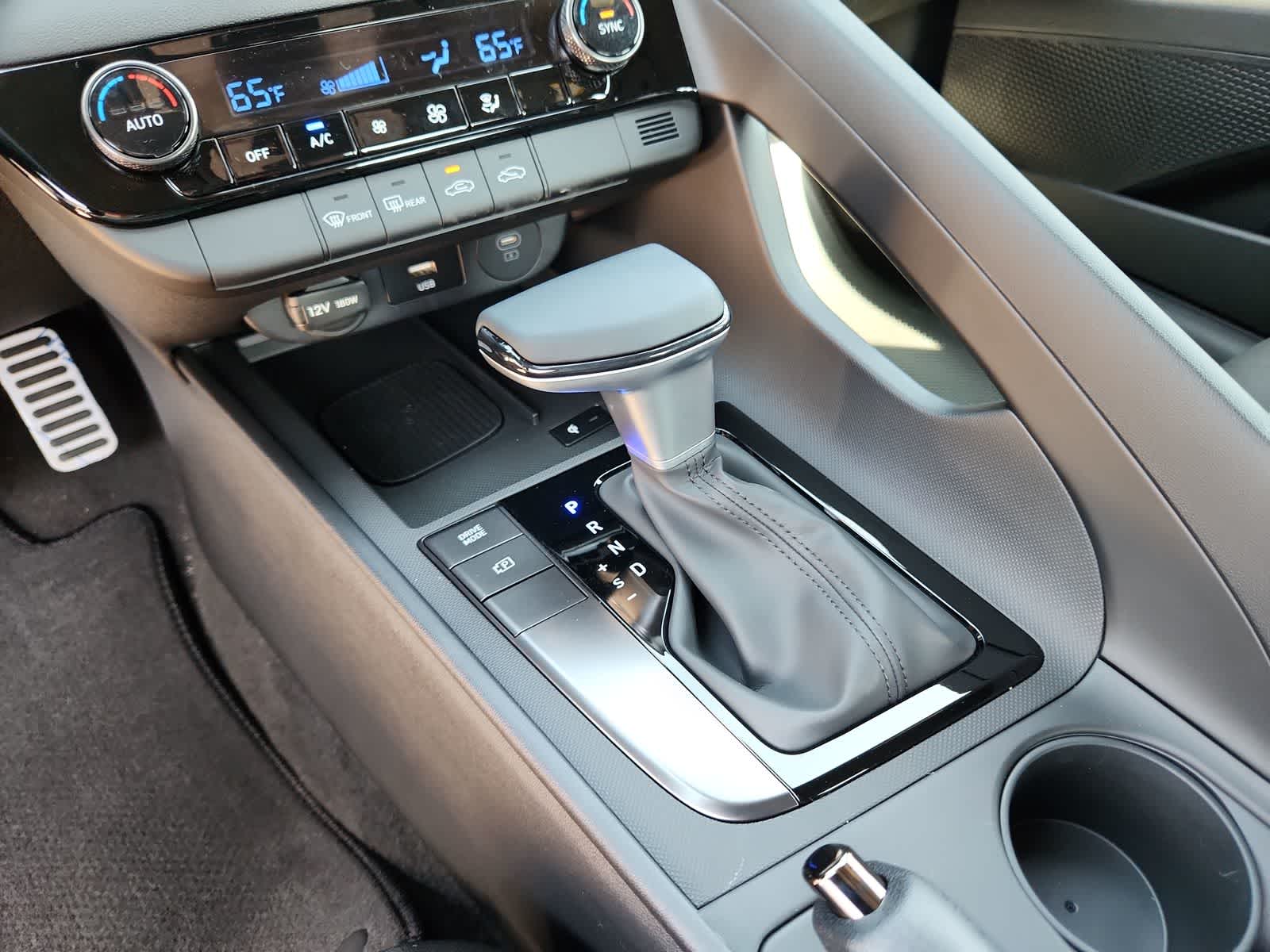 new 2025 Hyundai Elantra car, priced at $25,635