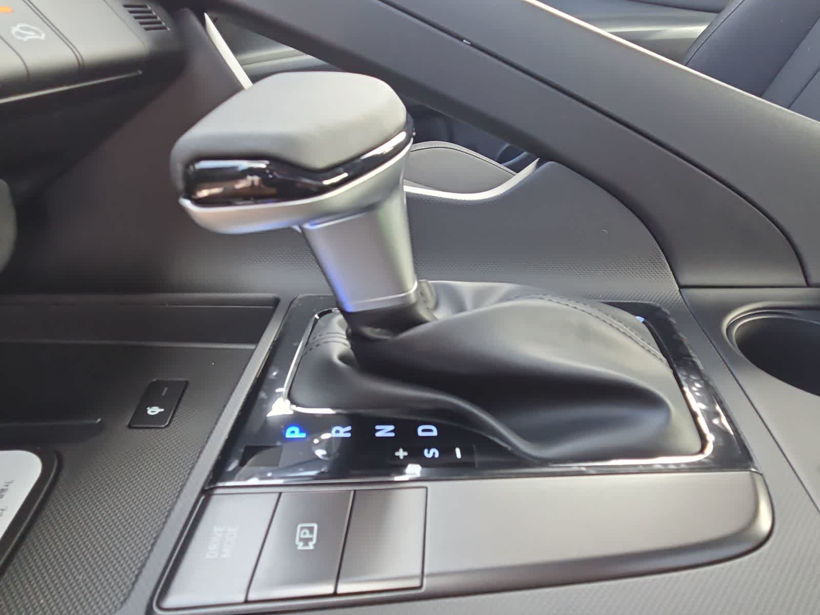 new 2025 Hyundai Elantra car, priced at $25,635