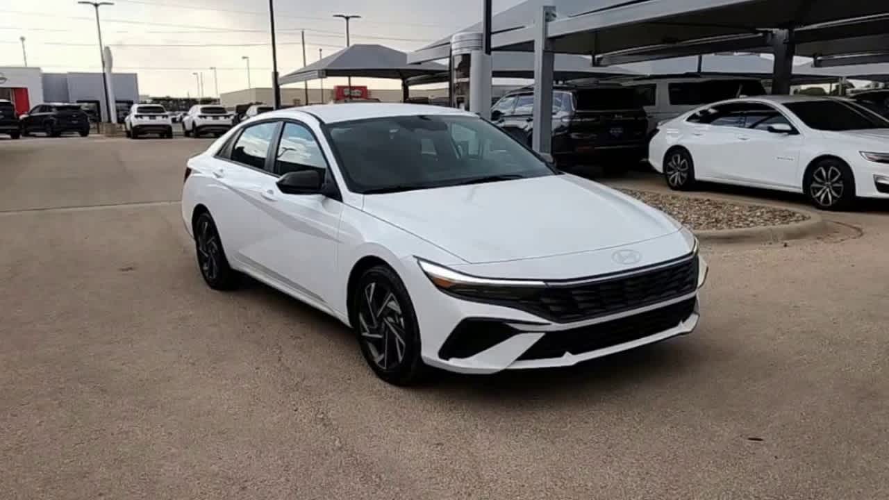 new 2025 Hyundai Elantra Hybrid car, priced at $29,660