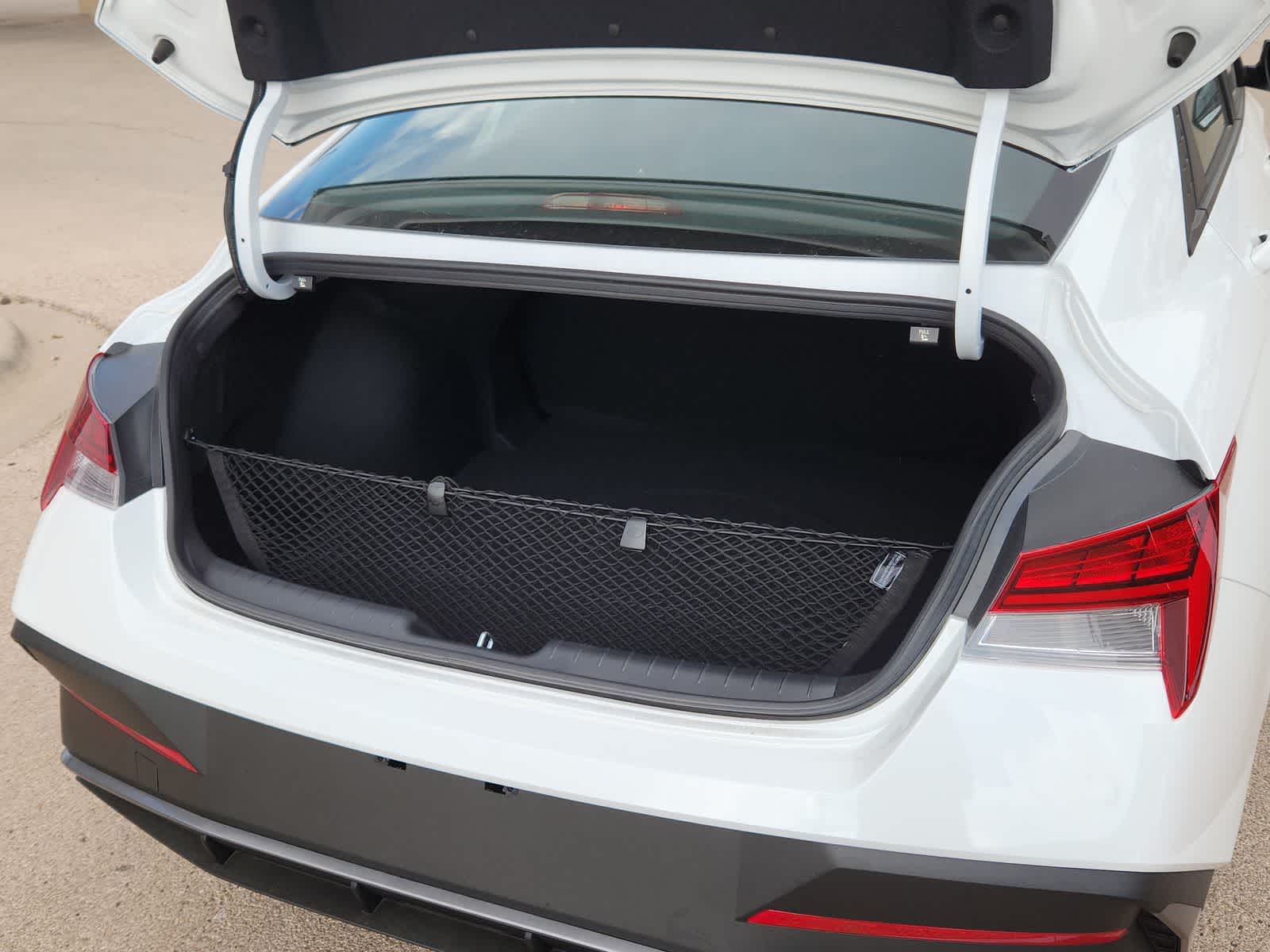 new 2025 Hyundai Elantra Hybrid car, priced at $29,660