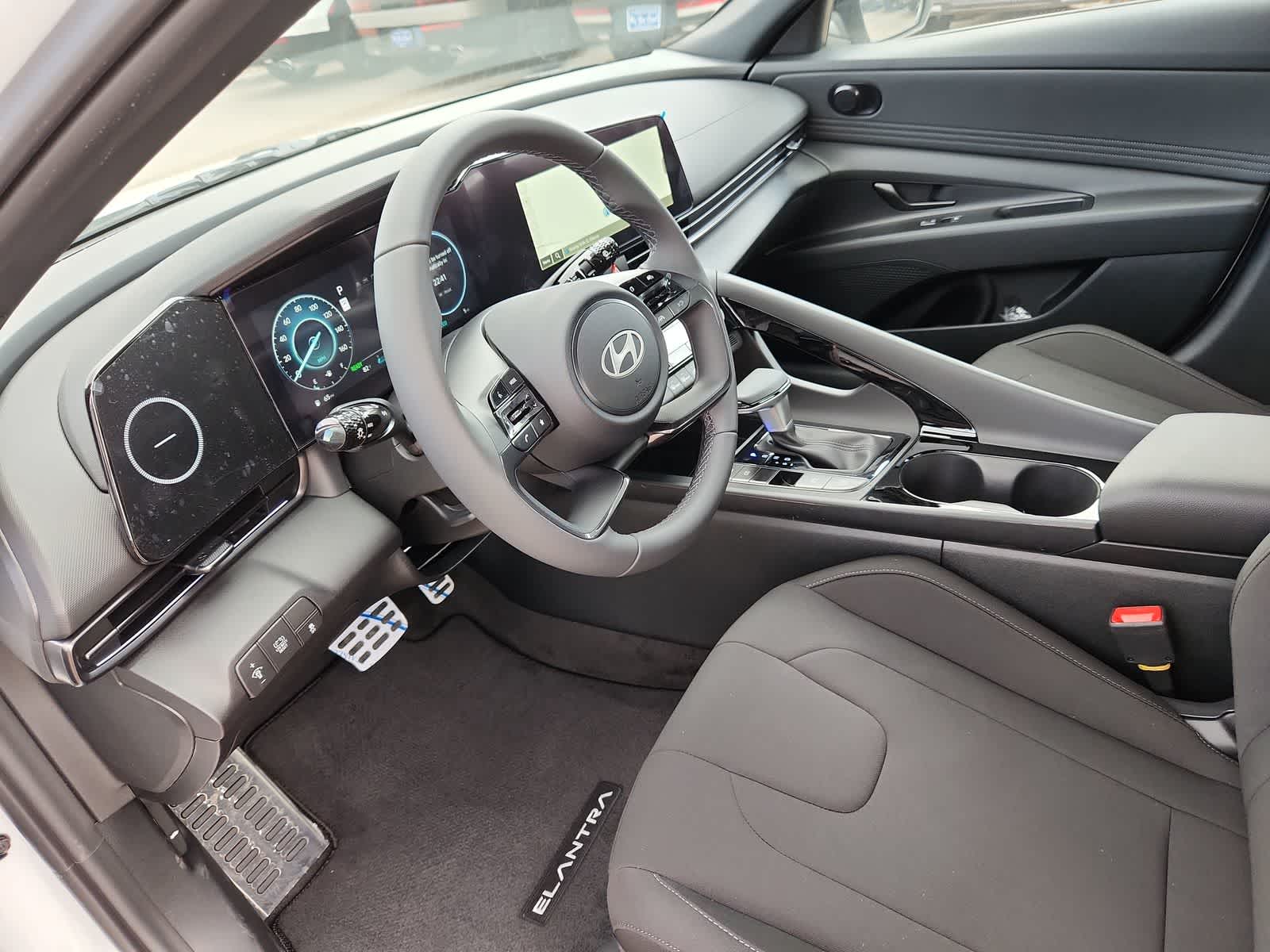 new 2025 Hyundai Elantra Hybrid car, priced at $29,660