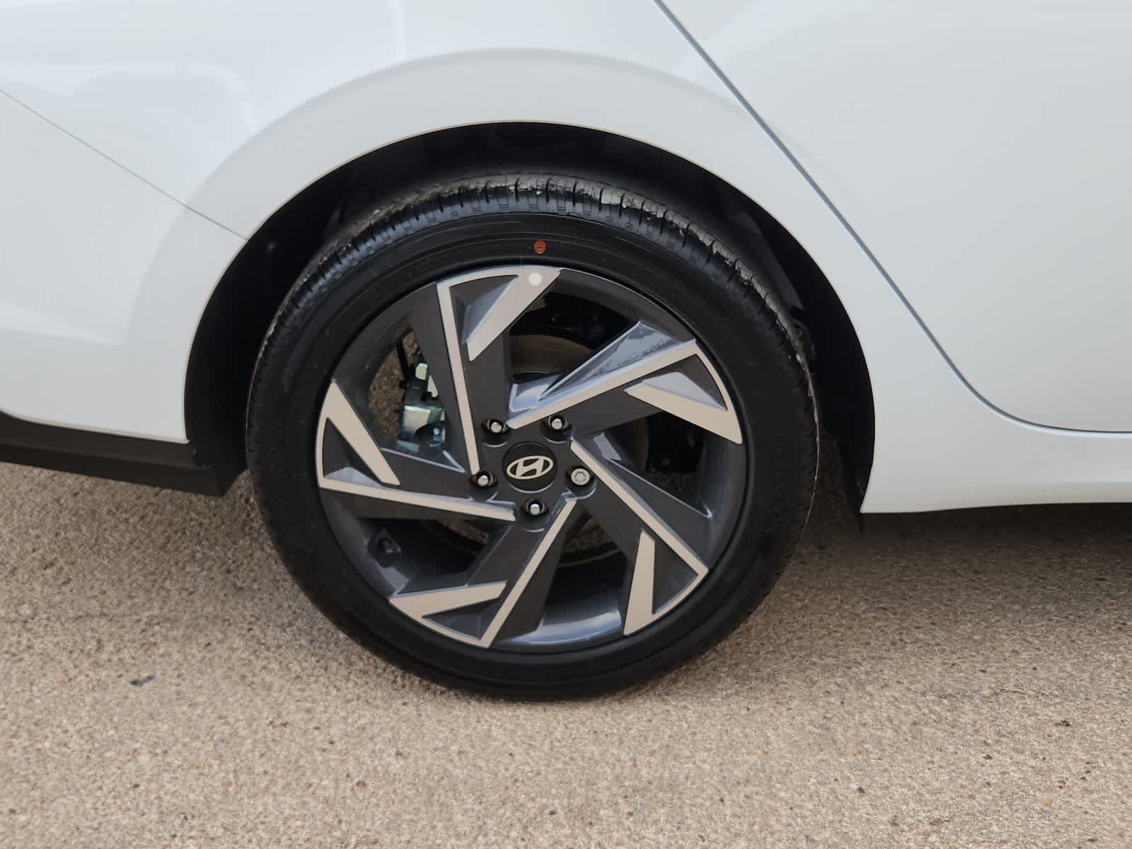 new 2025 Hyundai Elantra Hybrid car, priced at $29,660