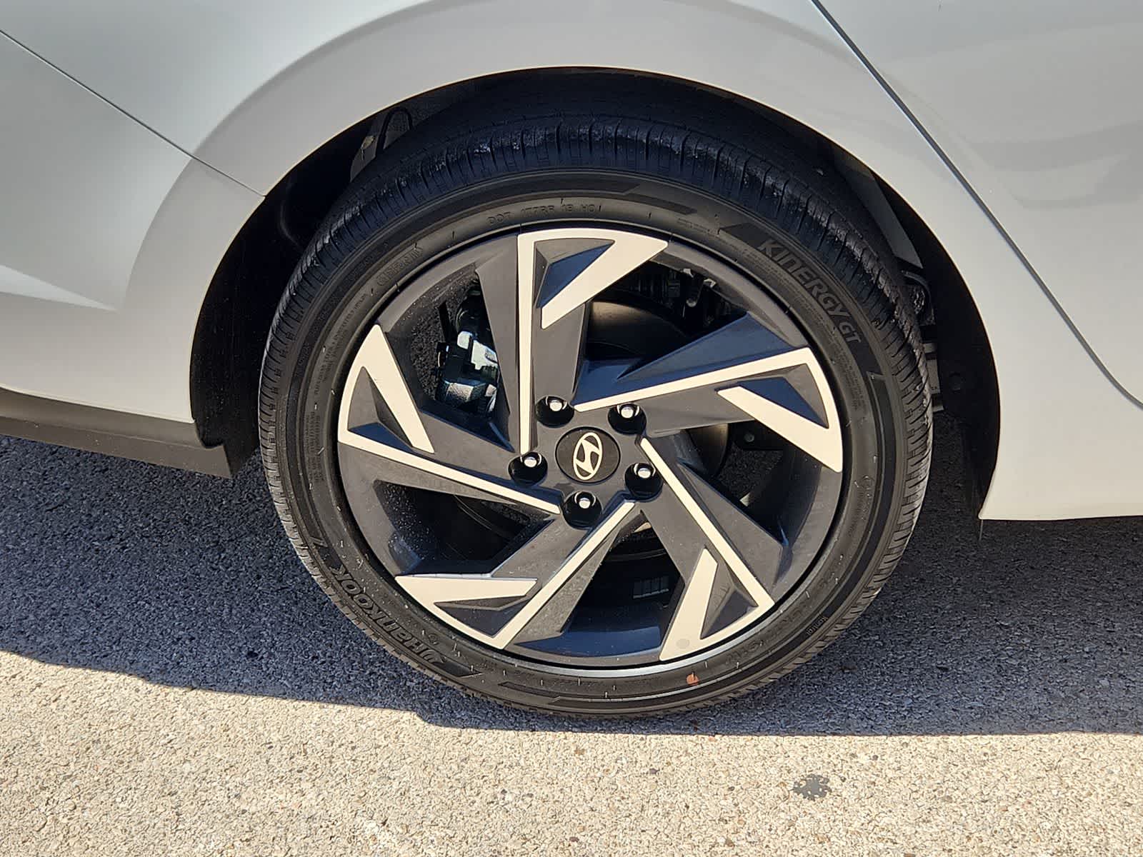 new 2025 Hyundai Elantra Hybrid car, priced at $29,730