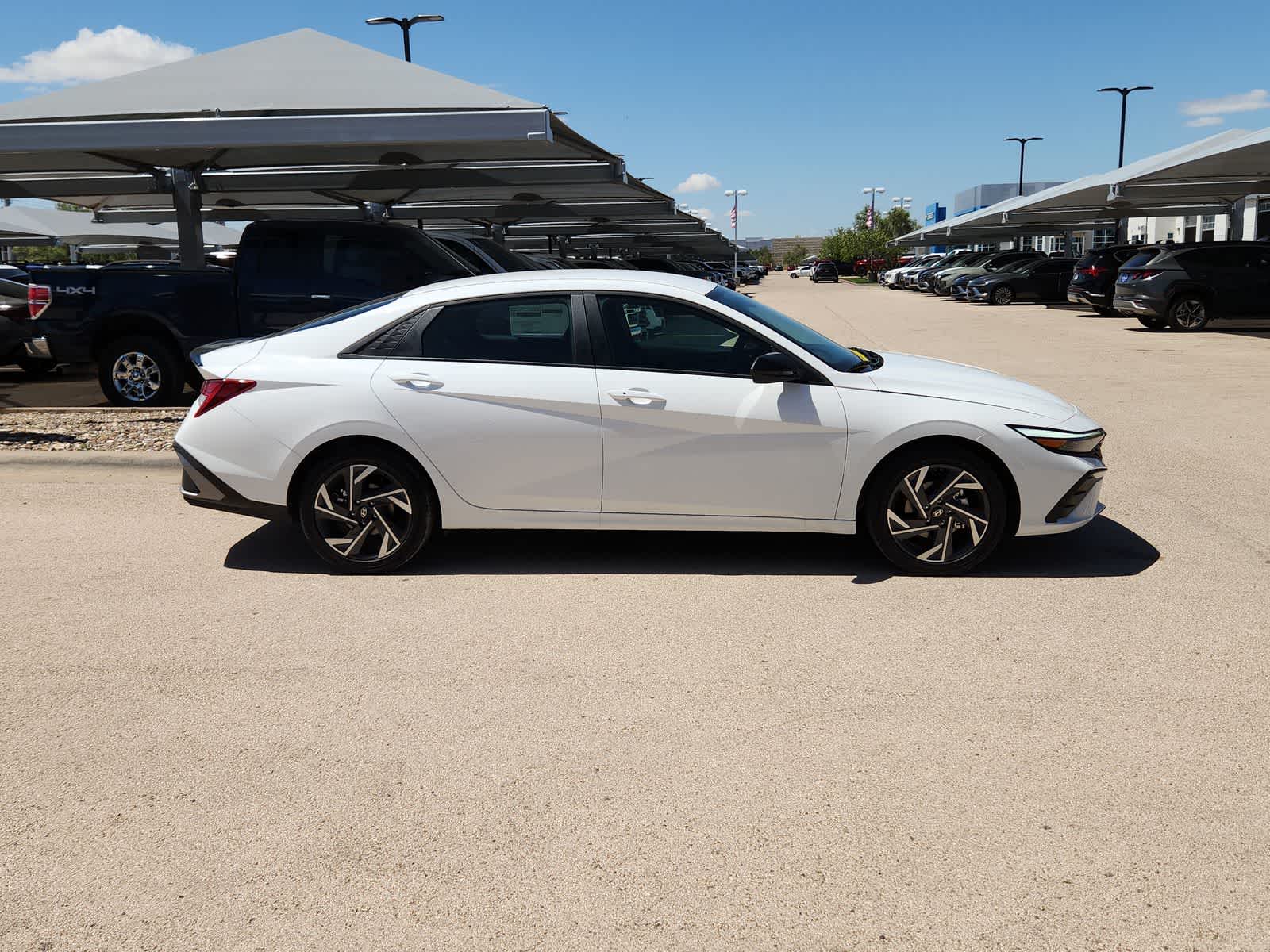 new 2025 Hyundai Elantra Hybrid car, priced at $29,730