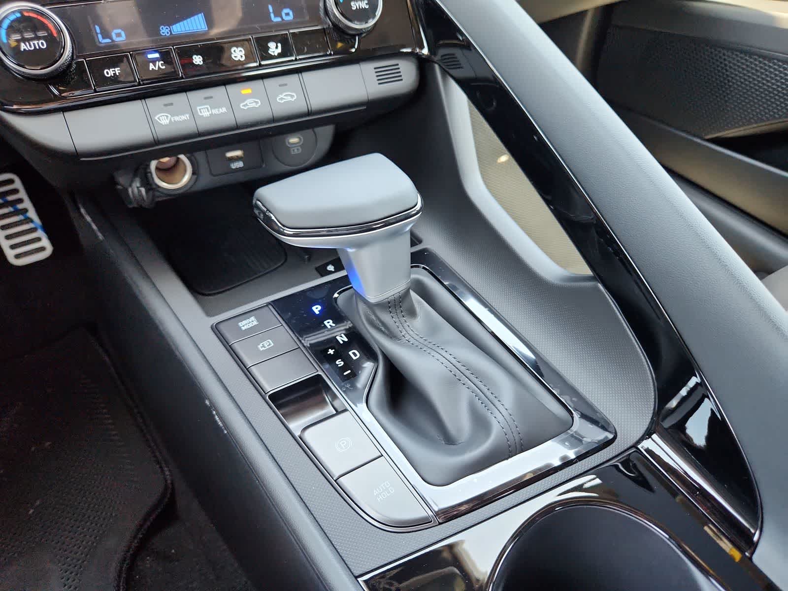 new 2025 Hyundai Elantra Hybrid car, priced at $29,730