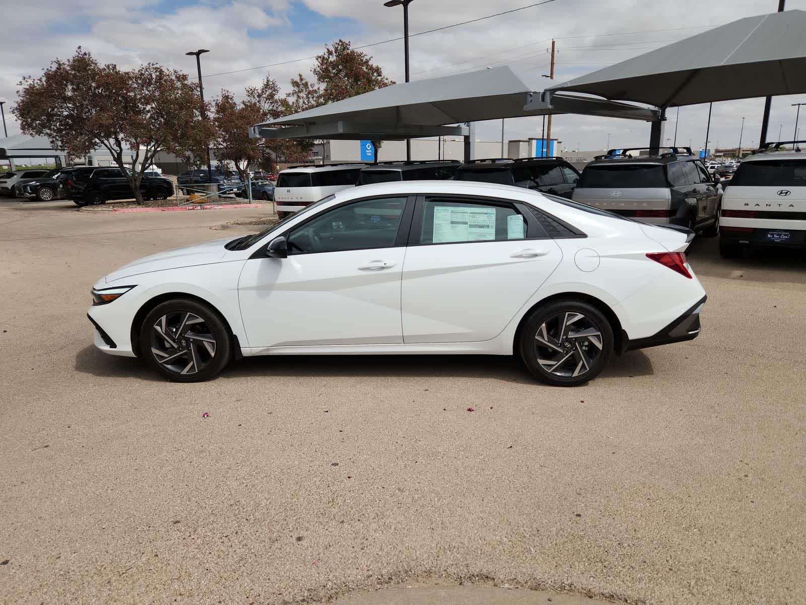 new 2025 Hyundai Elantra Hybrid car, priced at $29,685