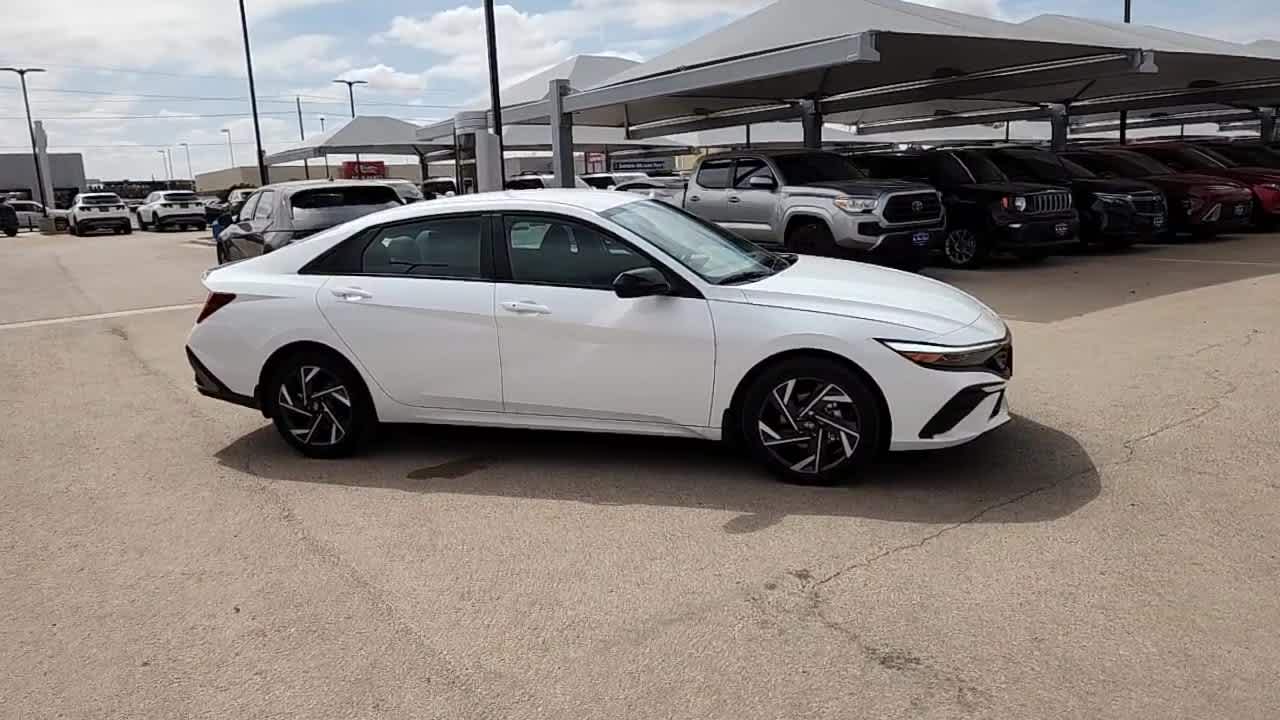 new 2025 Hyundai Elantra Hybrid car, priced at $29,685