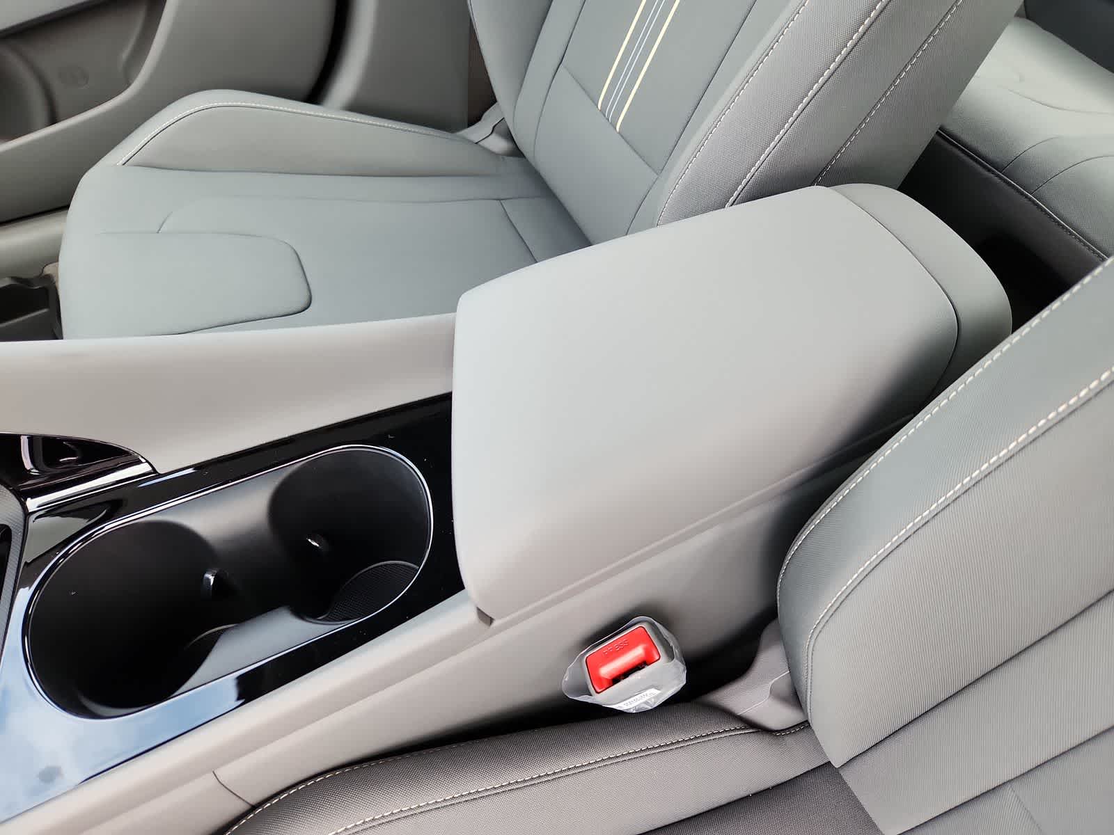 new 2025 Hyundai Elantra Hybrid car, priced at $29,685