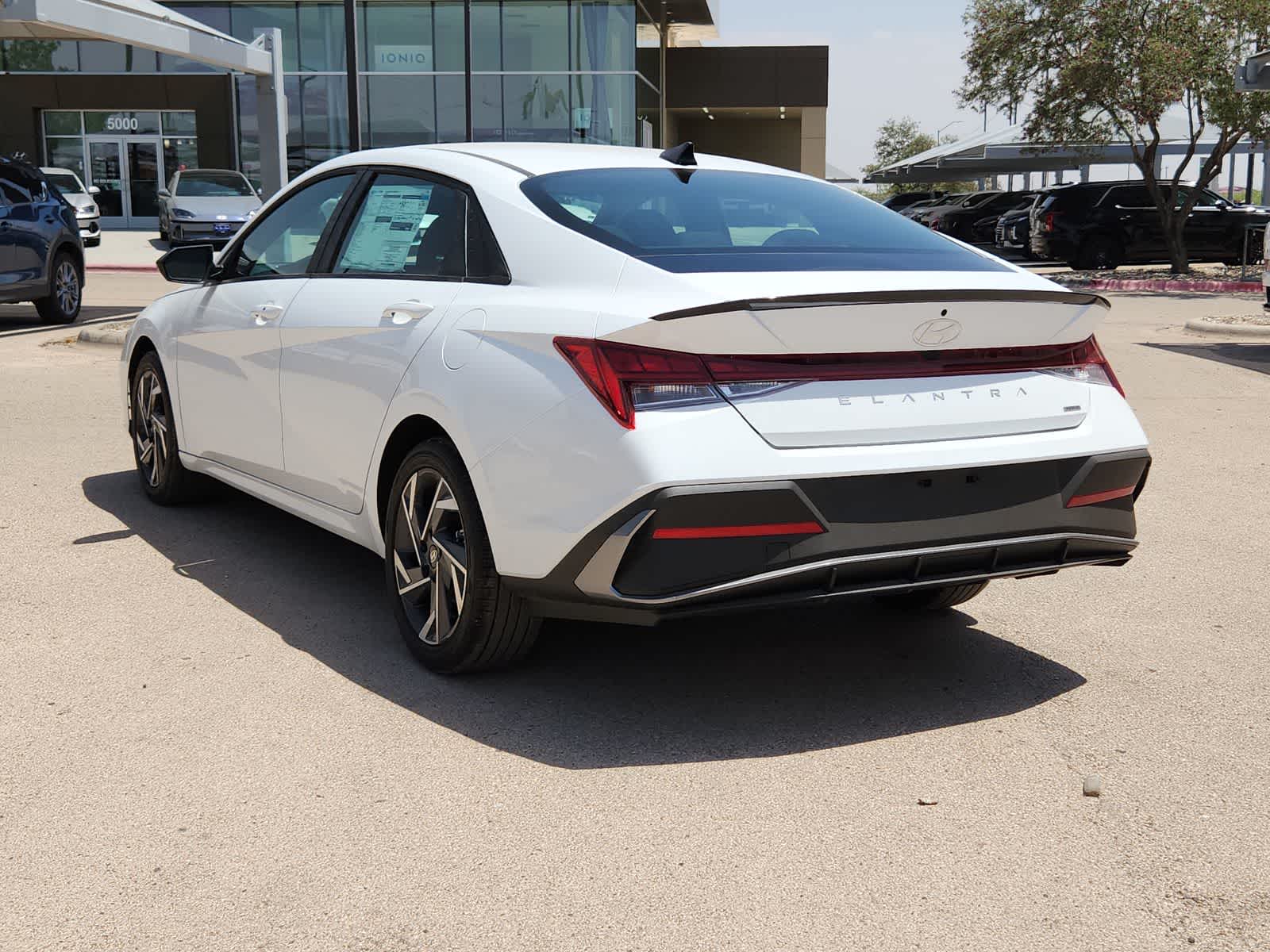 new 2025 Hyundai Elantra Hybrid car, priced at $29,470