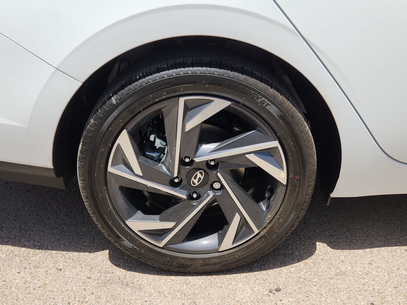 new 2025 Hyundai Elantra Hybrid car, priced at $29,470