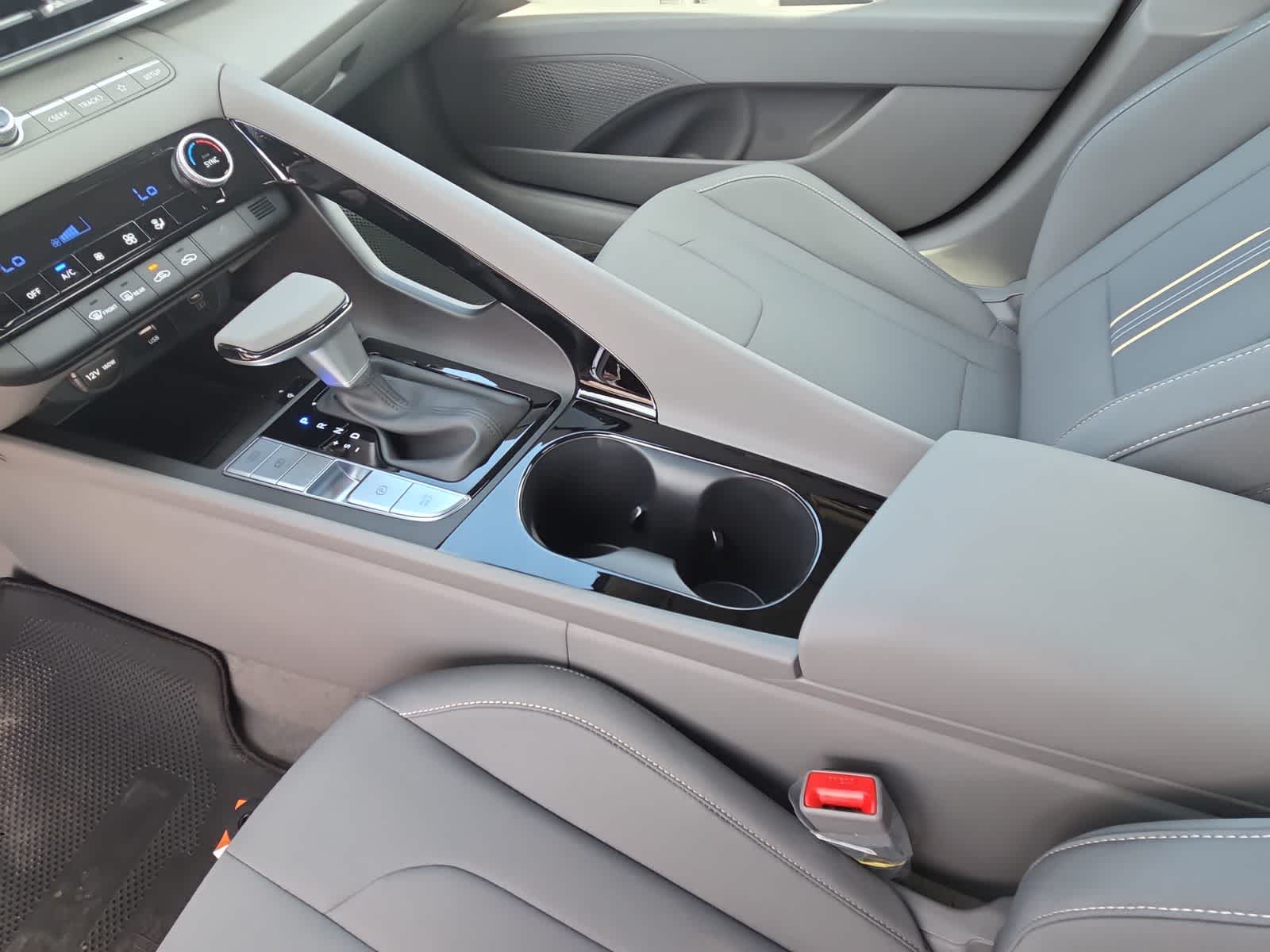 new 2025 Hyundai Elantra Hybrid car, priced at $29,840