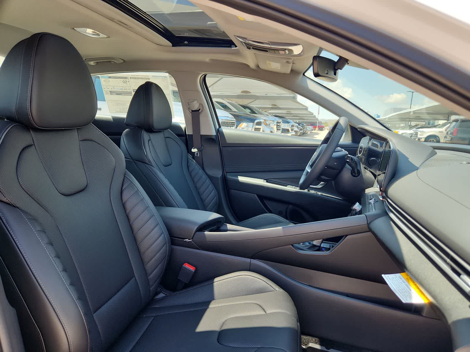 new 2025 Hyundai Elantra Hybrid car, priced at $29,560