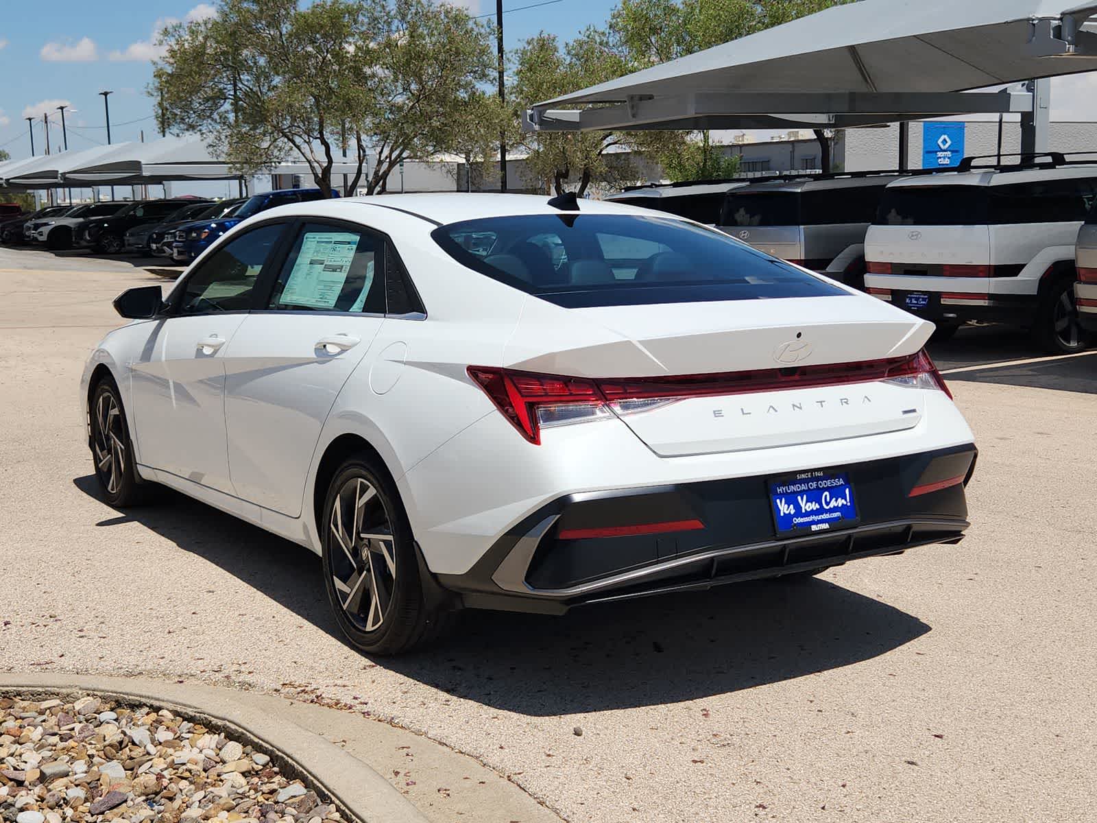 new 2025 Hyundai Elantra Hybrid car, priced at $29,560