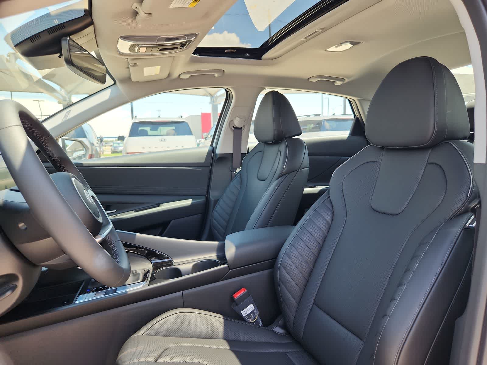 new 2025 Hyundai Elantra Hybrid car, priced at $29,560